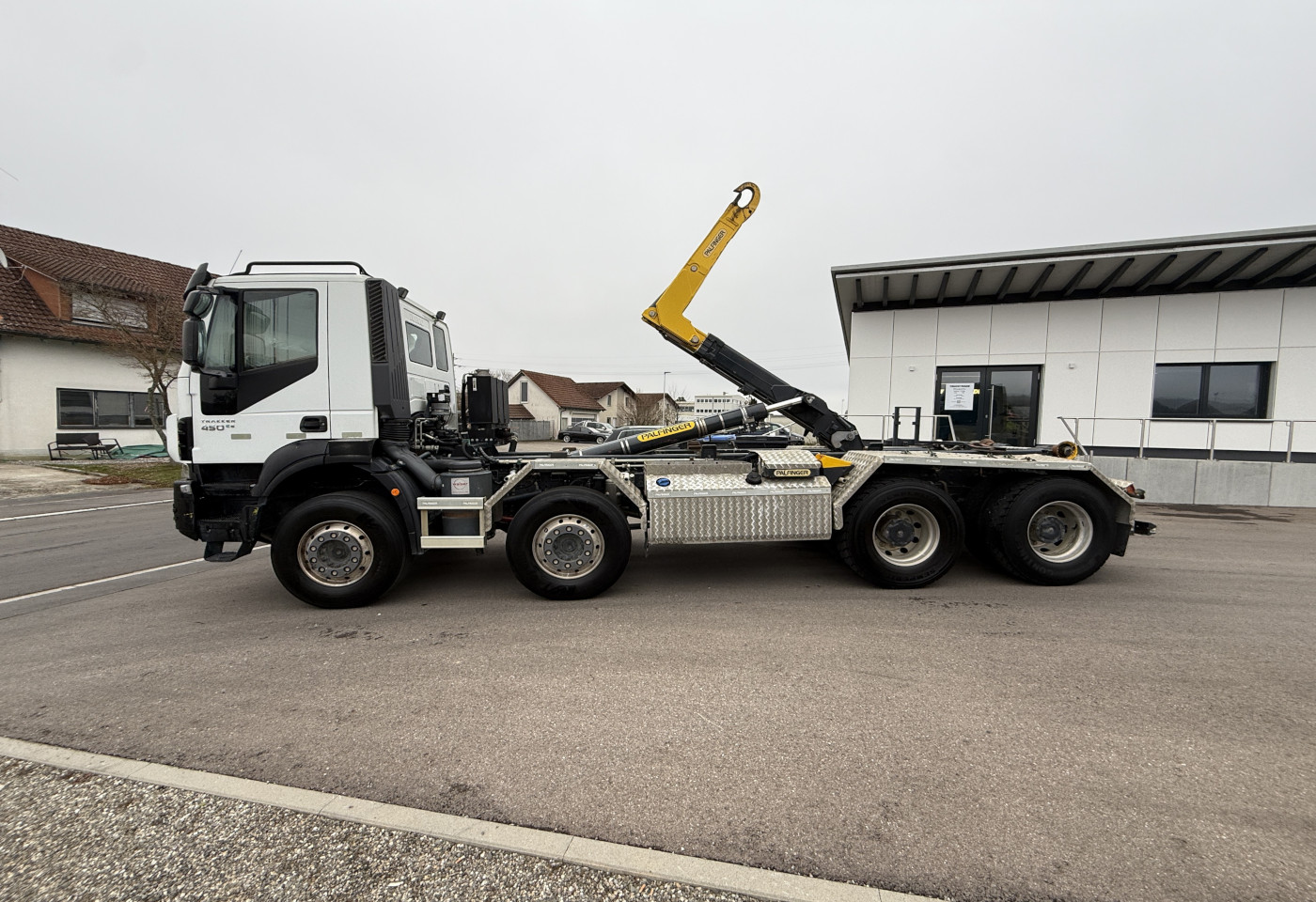 MOTO6625_2772271 vehicle image