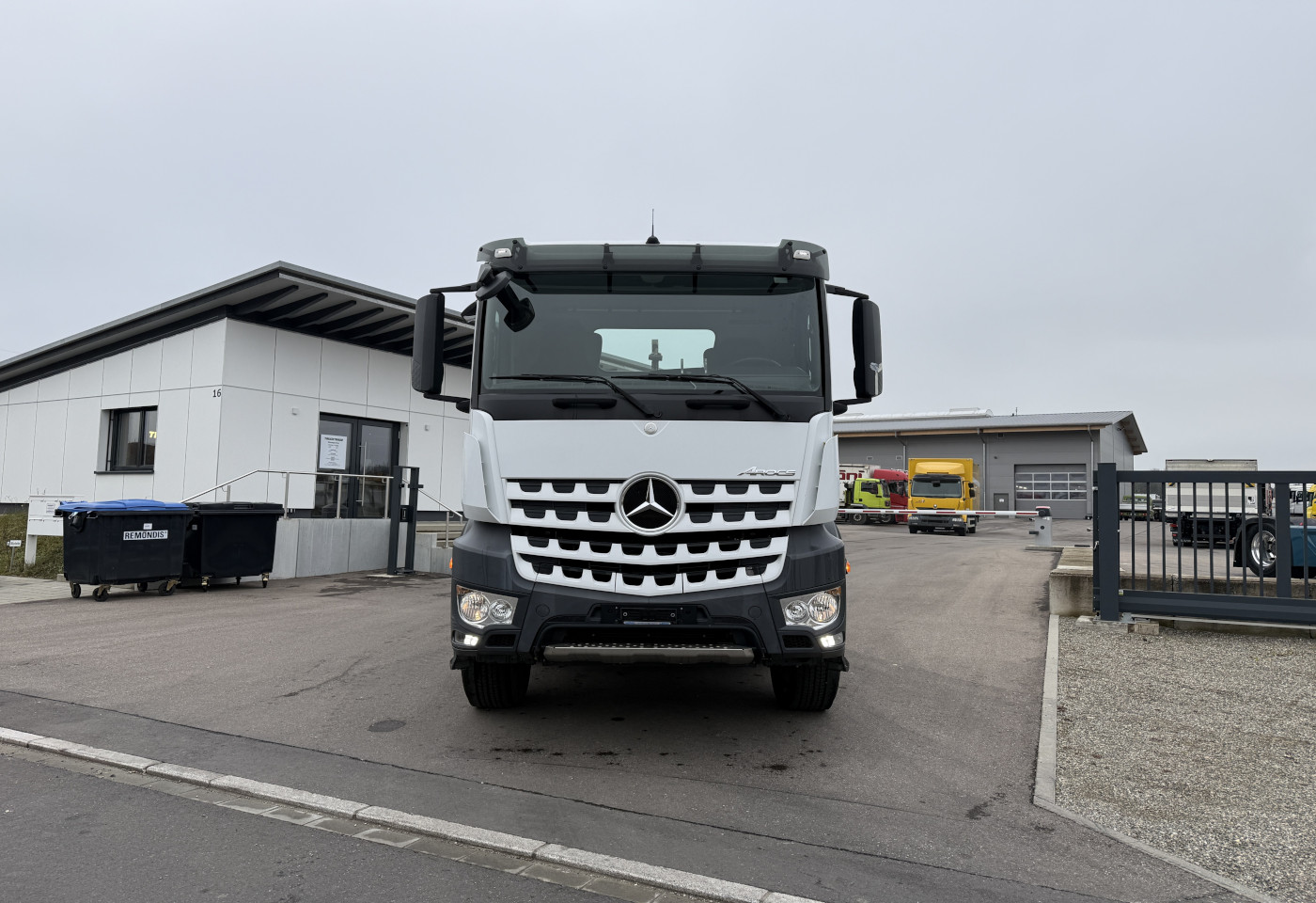 MOTO6625_2771448 vehicle image