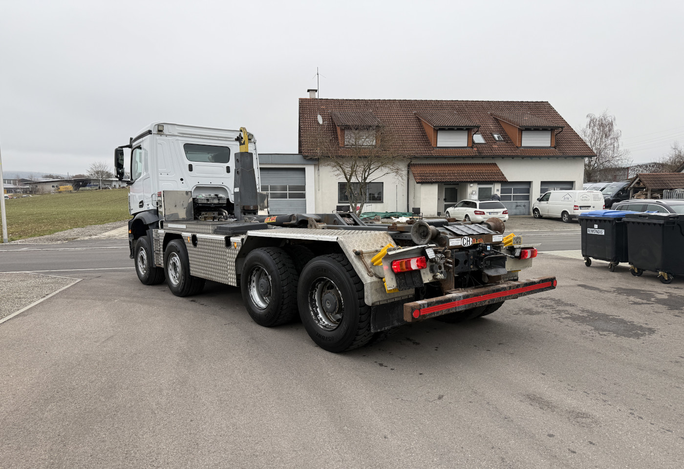 MOTO6625_2771448 vehicle image