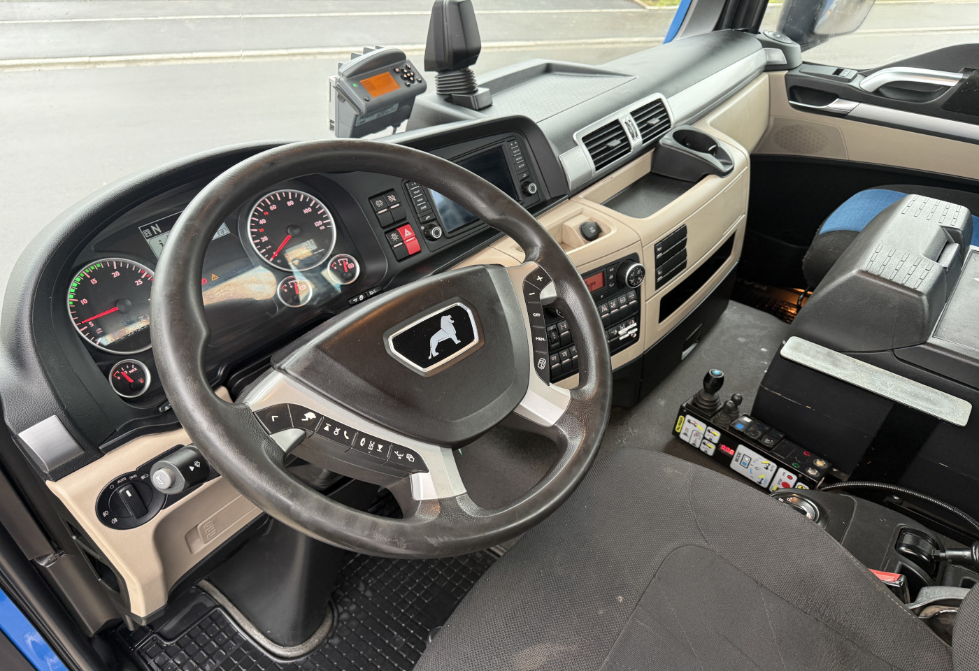 MOTO6625_2773136 vehicle image