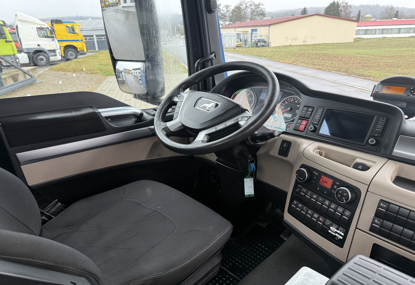 MOTO6625_2773136 vehicle image