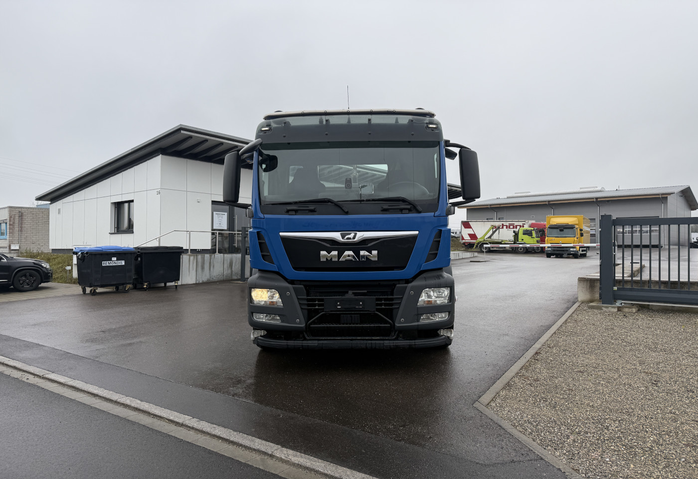 MOTO6625_2773136 vehicle image