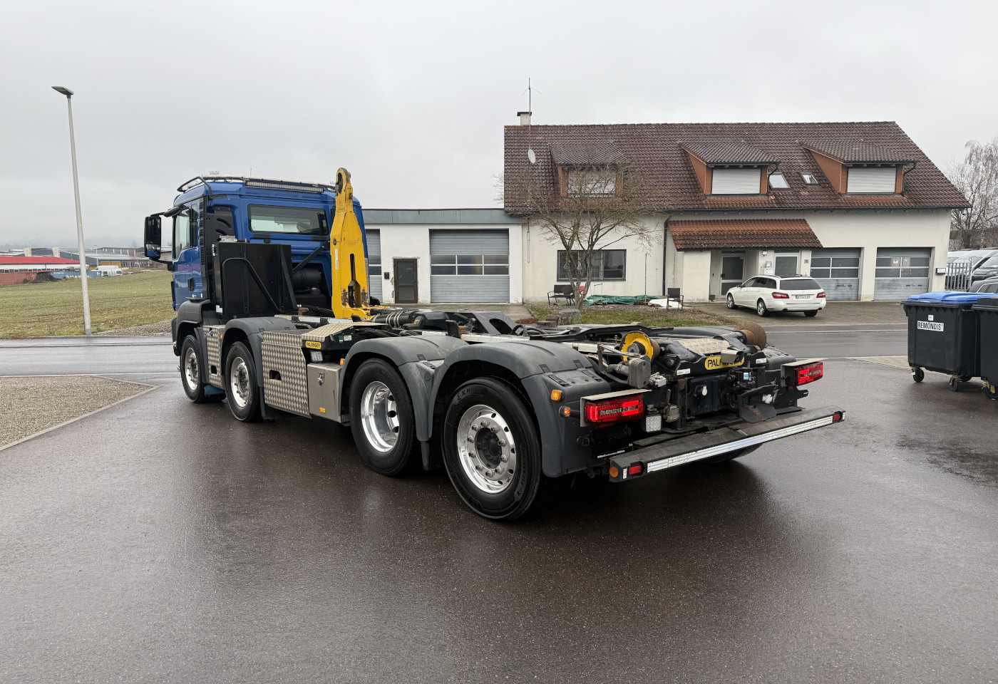 MOTO6625_2773136 vehicle image