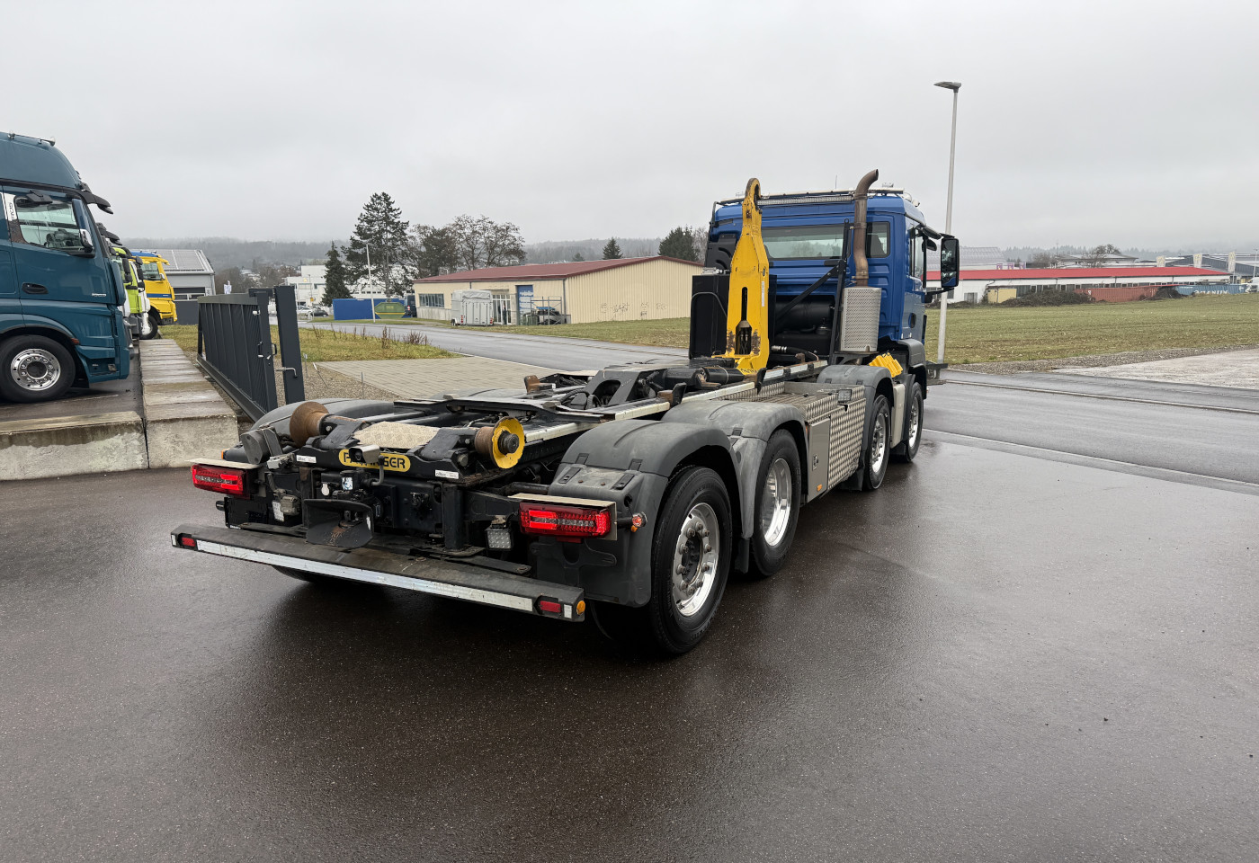 MOTO6625_2773136 vehicle image