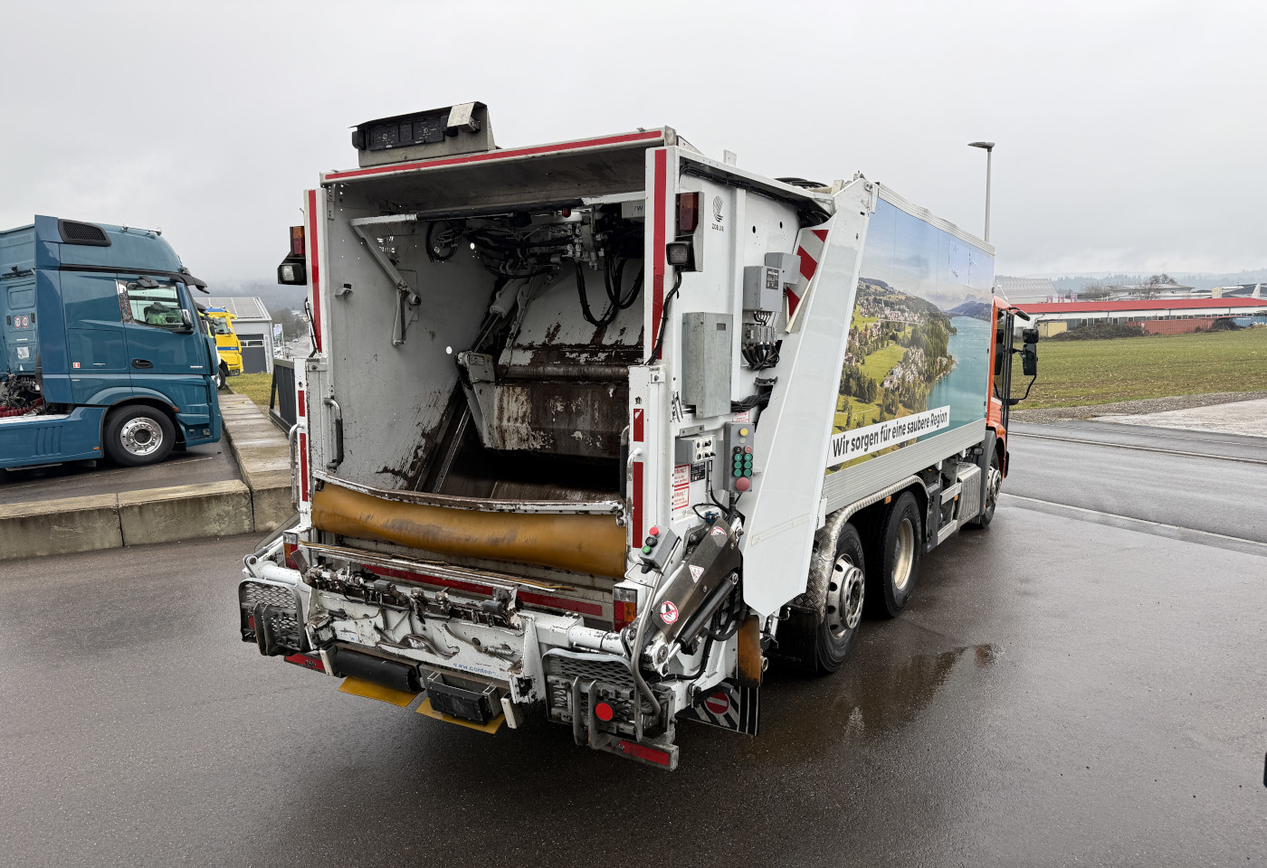 MOTO6625_2774293 vehicle image