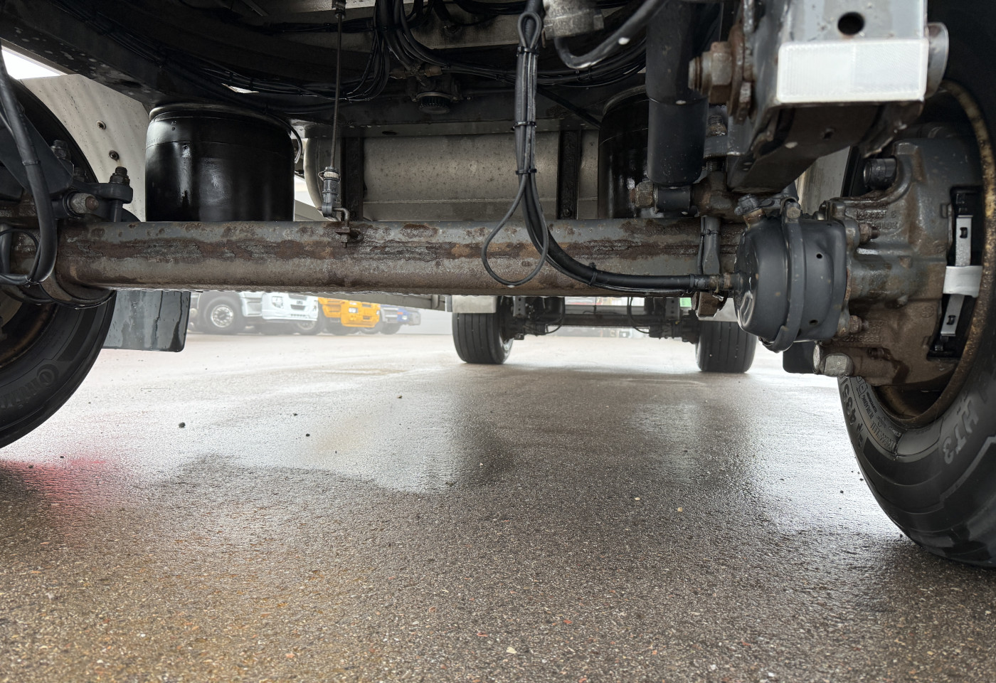 MOTO6625_2777979 vehicle image