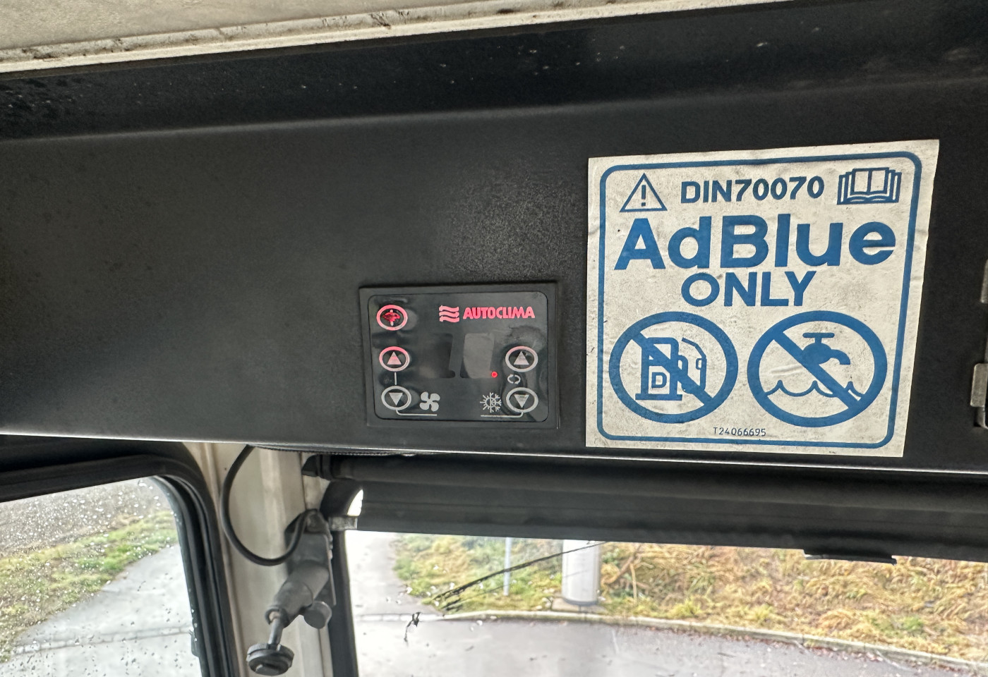 MOTO6625_2781478 vehicle image