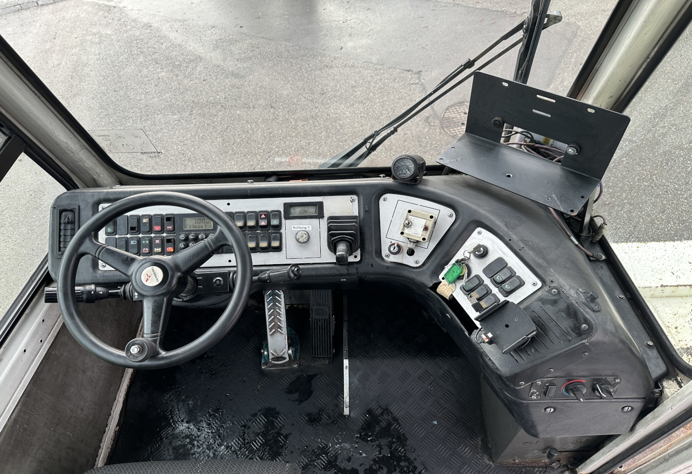 MOTO6625_2781478 vehicle image