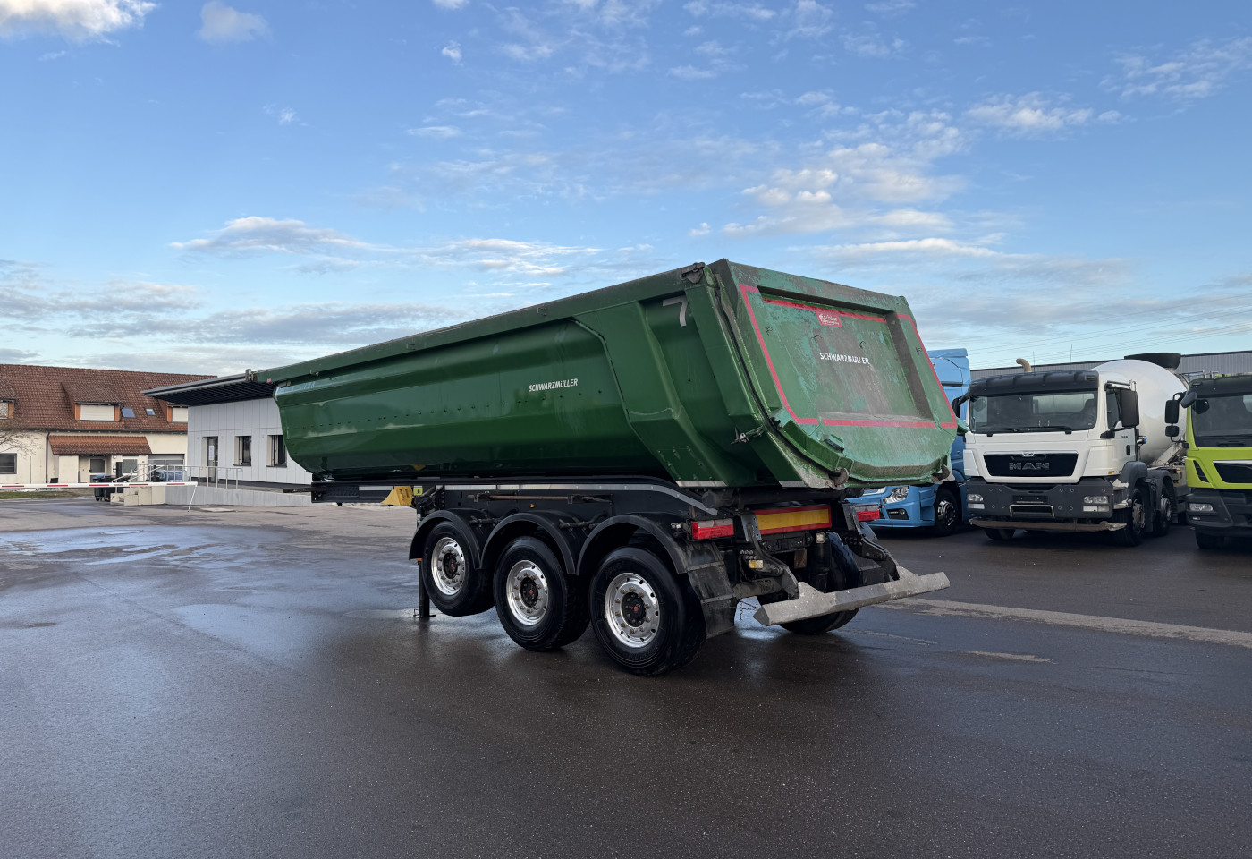 MOTO6625_2777982 vehicle image