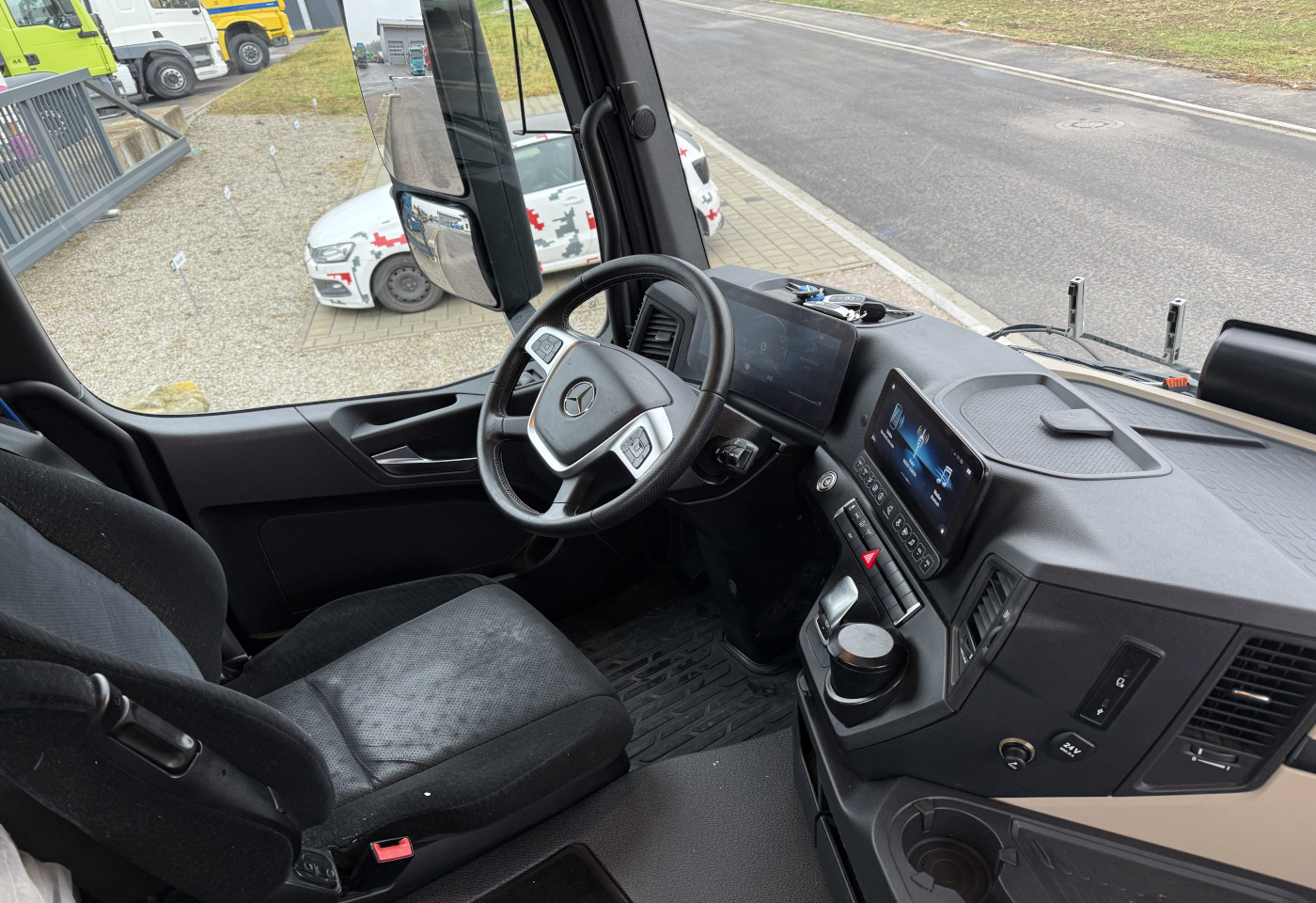 MOTO6625_2778600 vehicle image