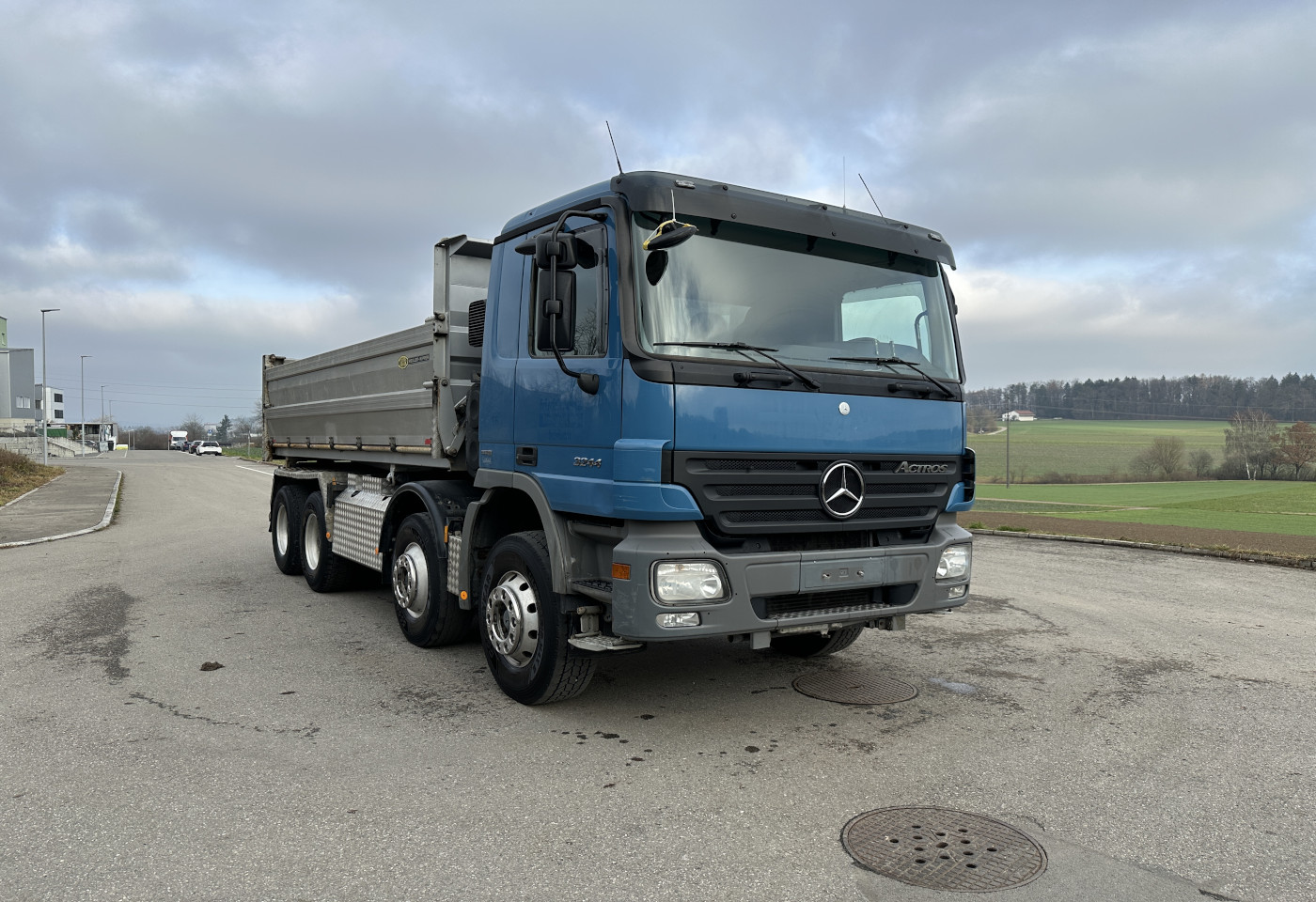 MOTO6625_2782104 vehicle image