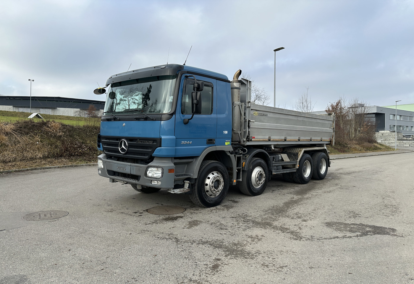 MOTO6625_2782104 vehicle image