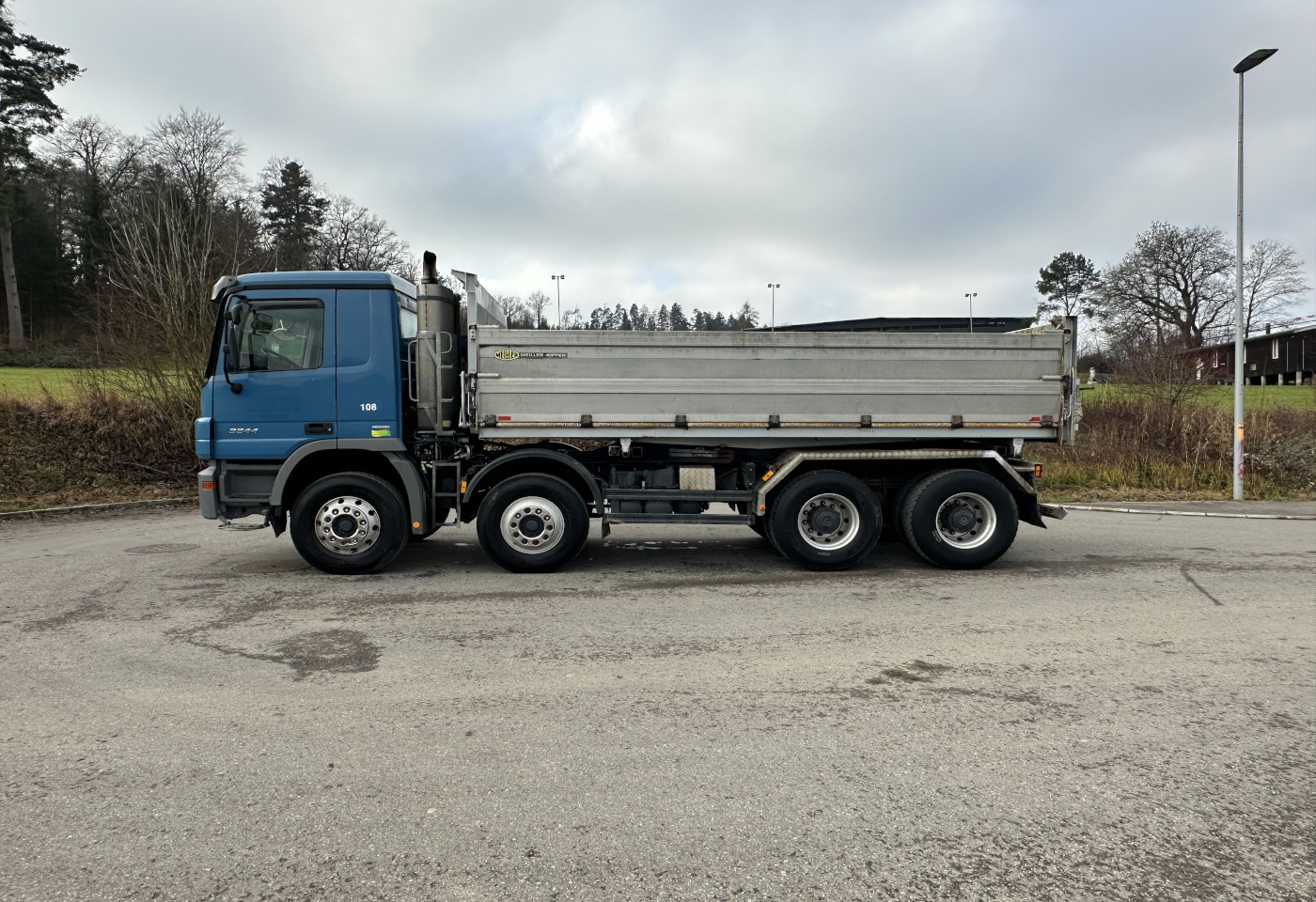 MOTO6625_2782104 vehicle image