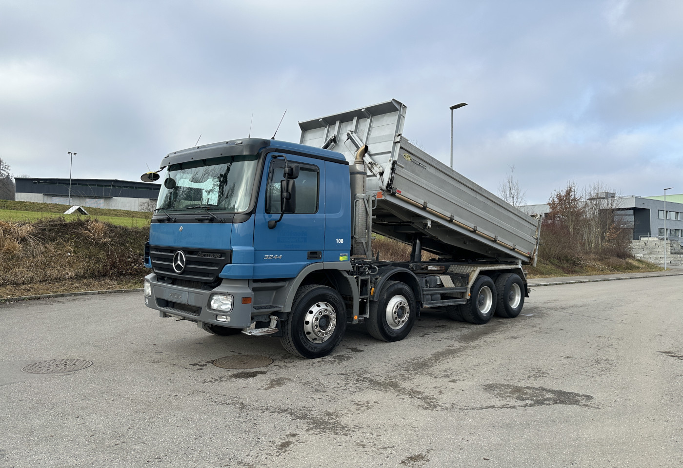 MOTO6625_2782104 vehicle image