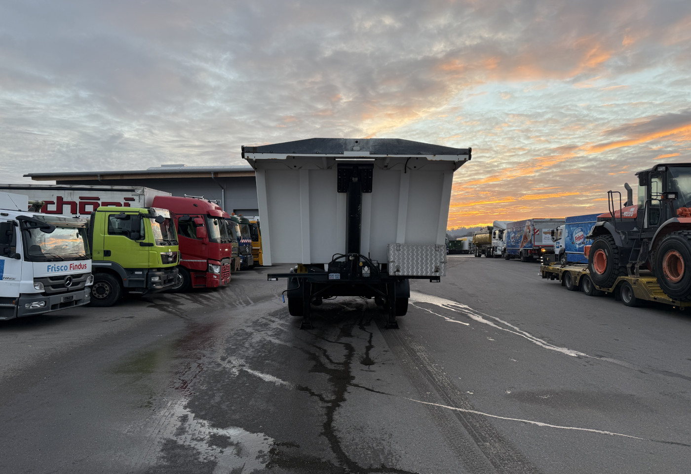 MOTO6625_2783273 vehicle image