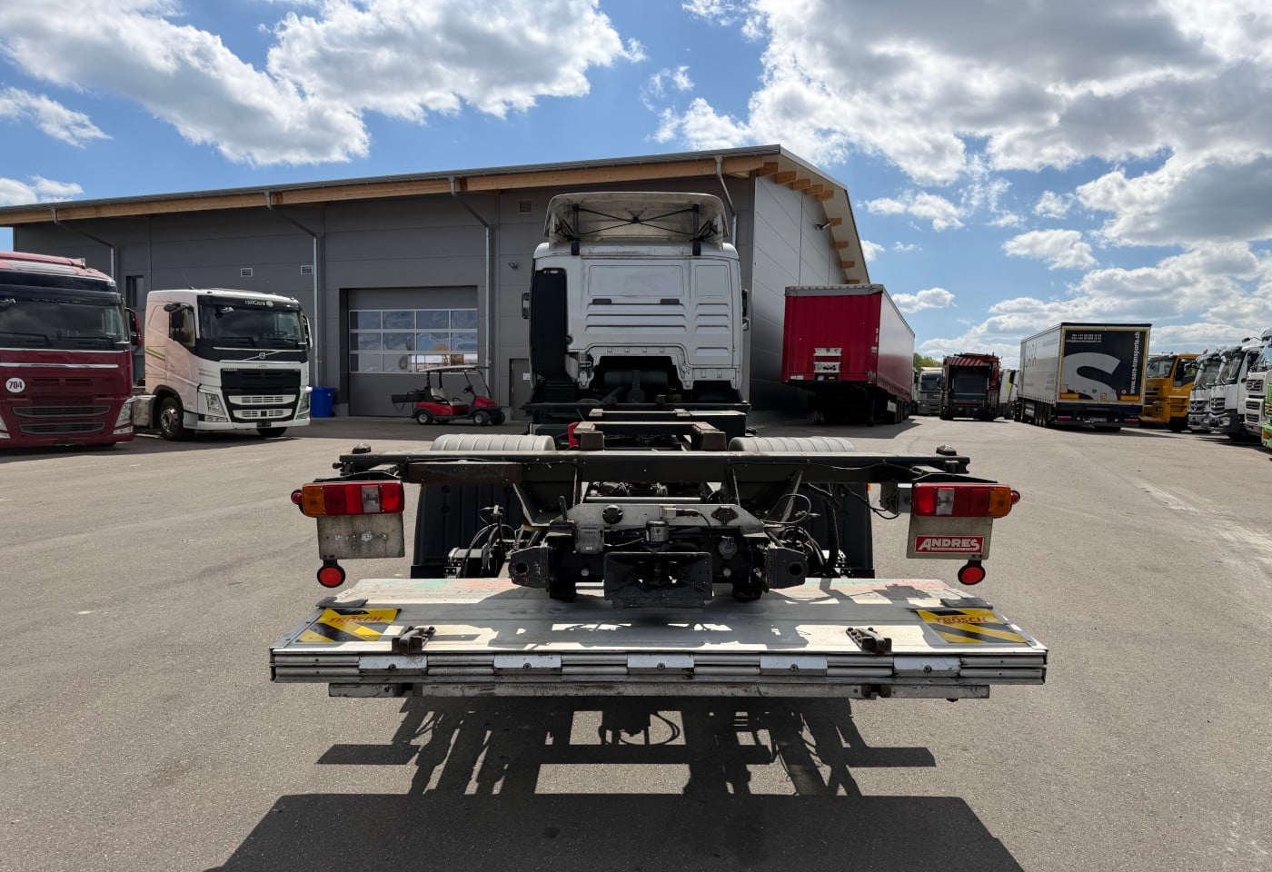 MOTO6625_2891011 vehicle image