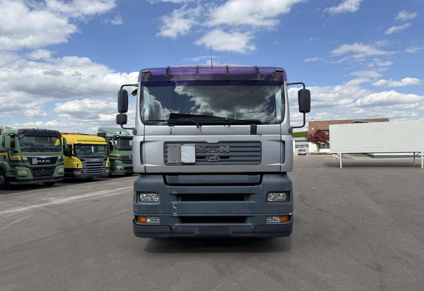 MOTO6625_2891011 vehicle image