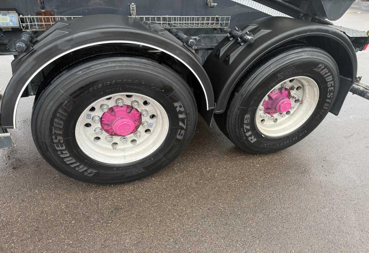 MOTO6625_2785176 vehicle image