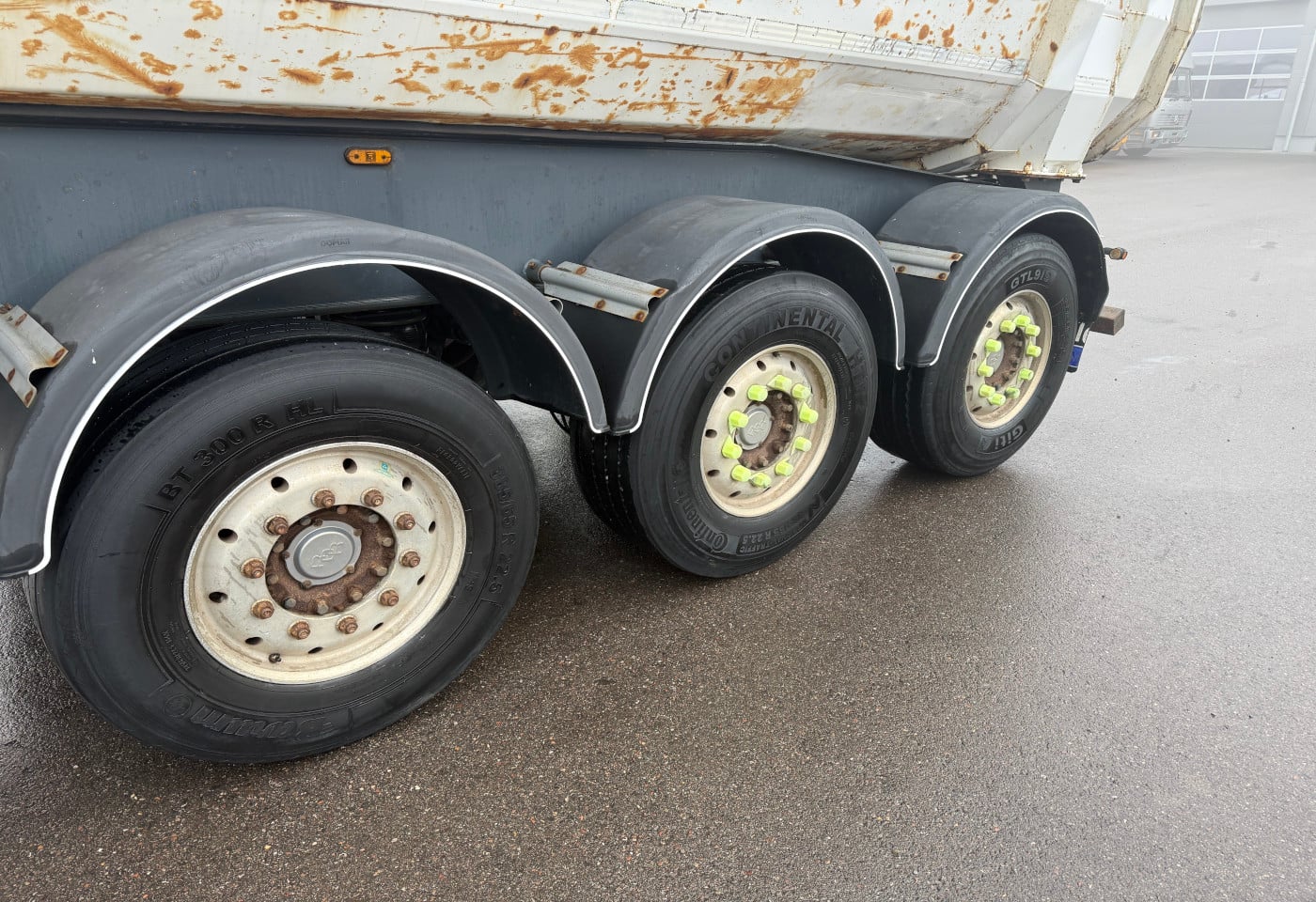 MOTO6625_2784700 vehicle image