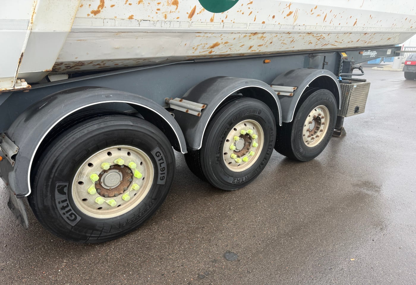 MOTO6625_2784700 vehicle image