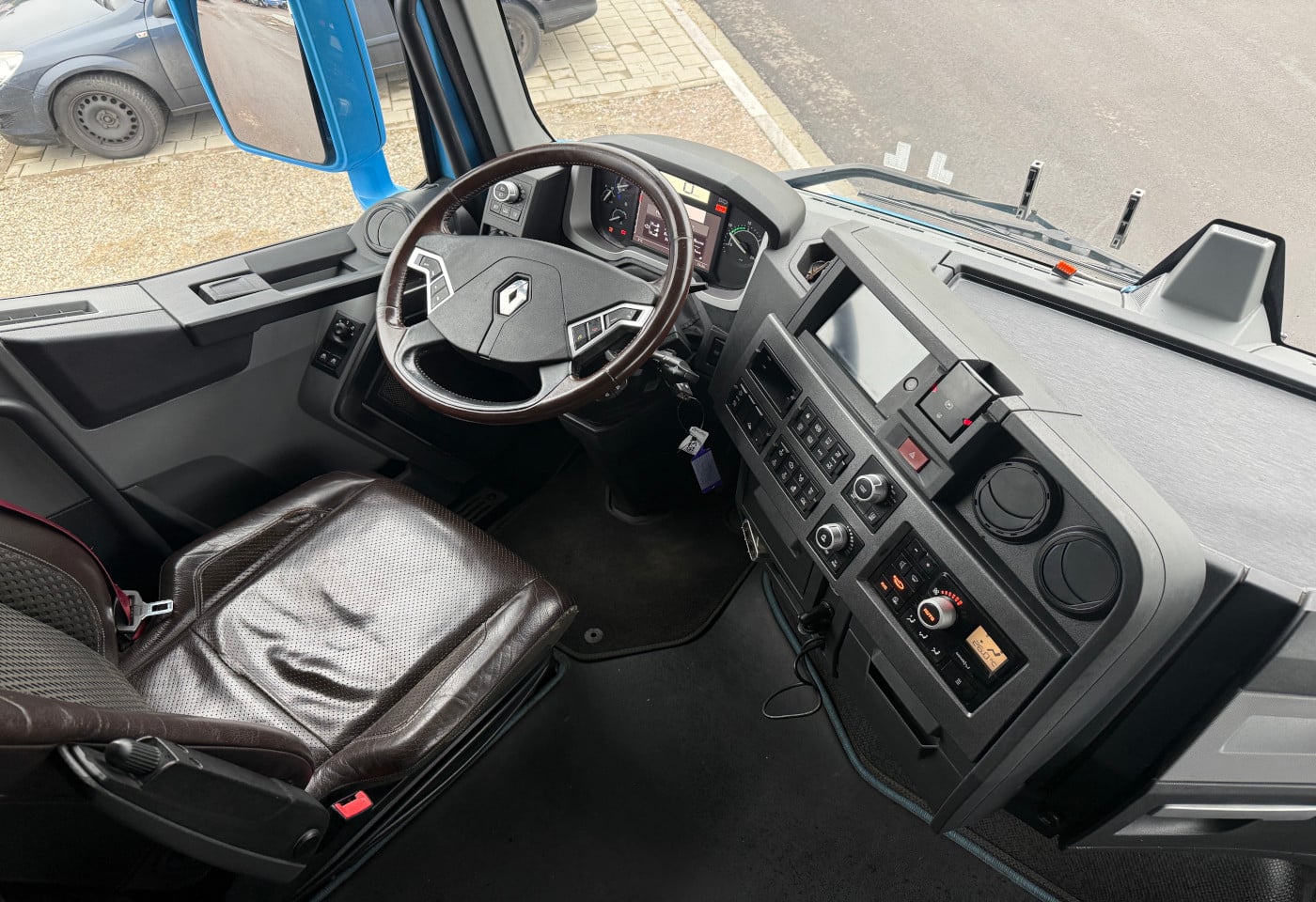 MOTO6625_2785180 vehicle image