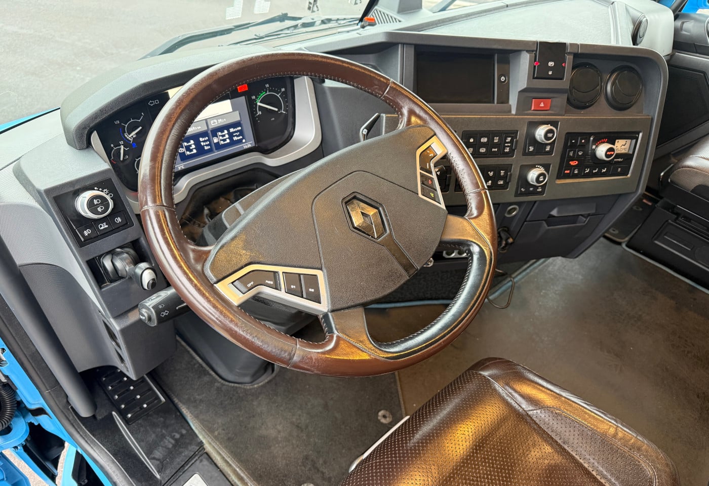 MOTO6625_2785180 vehicle image