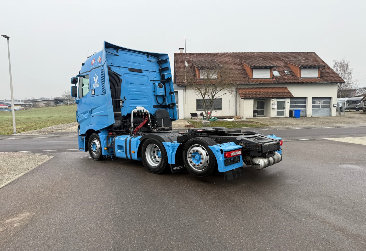 MOTO6625_2785180 vehicle image