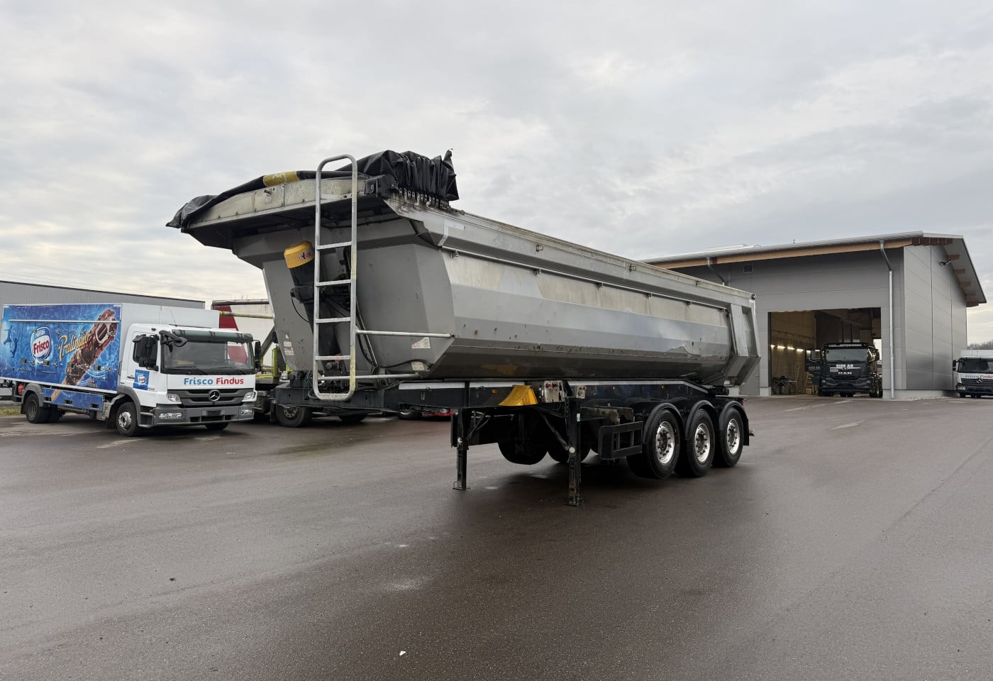 MOTO6625_2784548 vehicle image