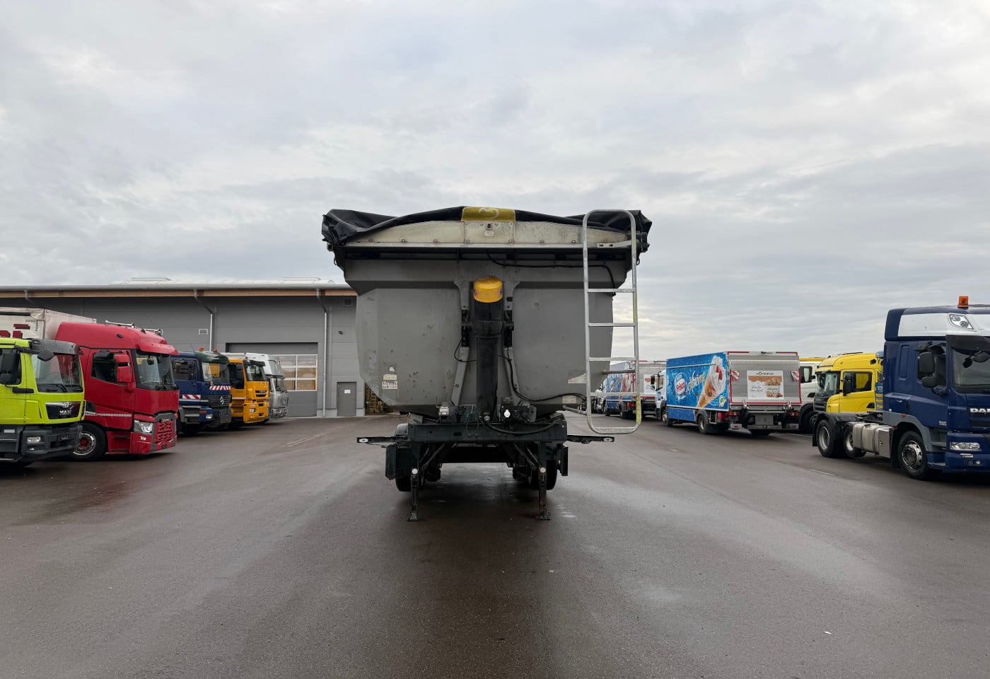 MOTO6625_2784548 vehicle image