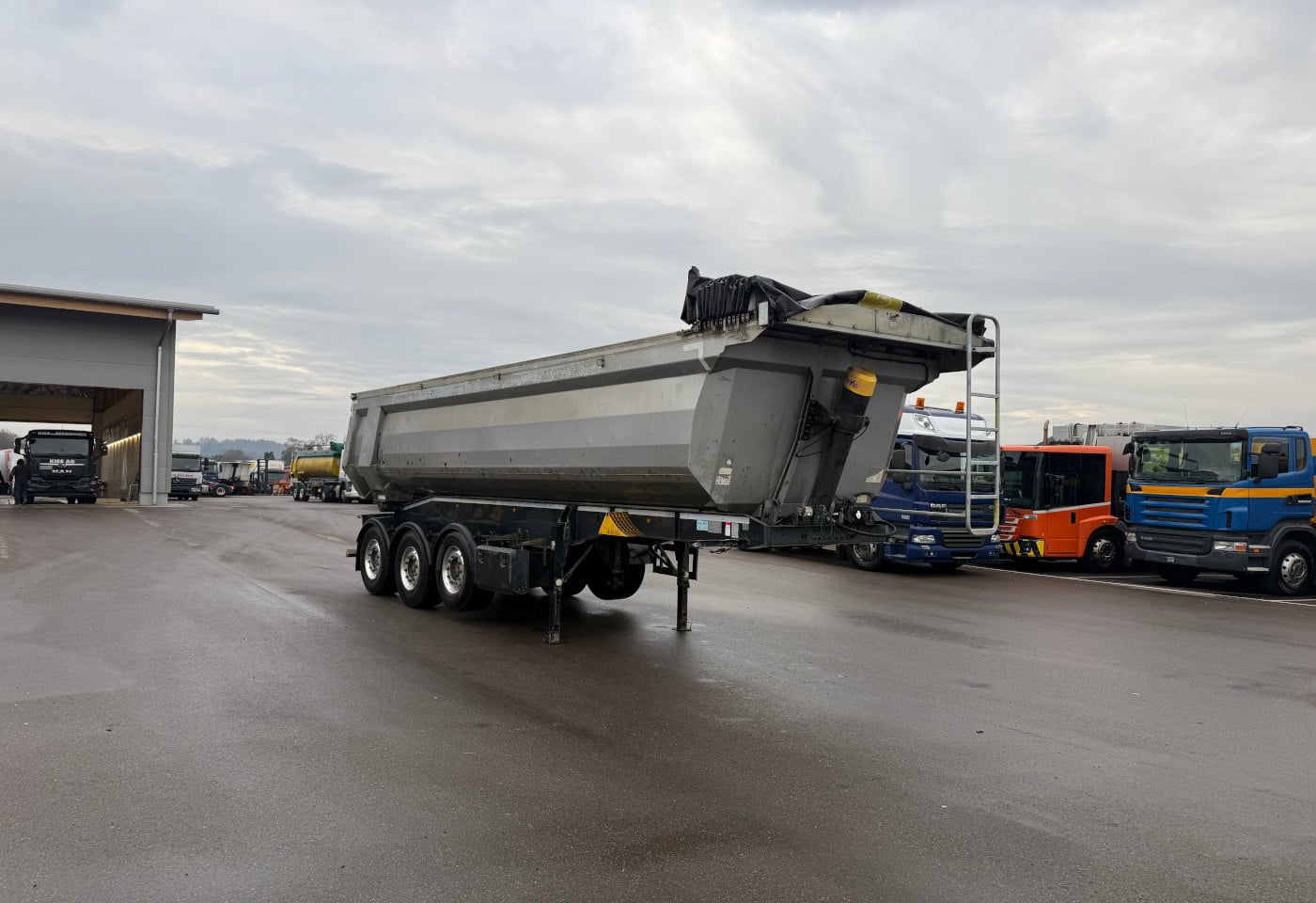 MOTO6625_2784548 vehicle image