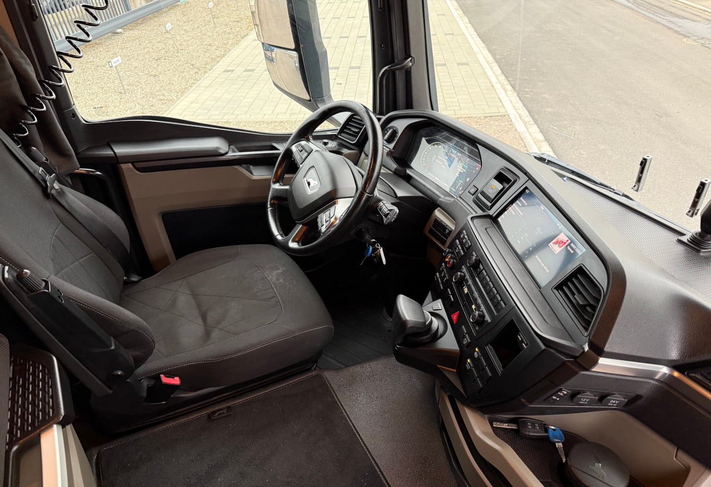 MOTO6625_2787700 vehicle image