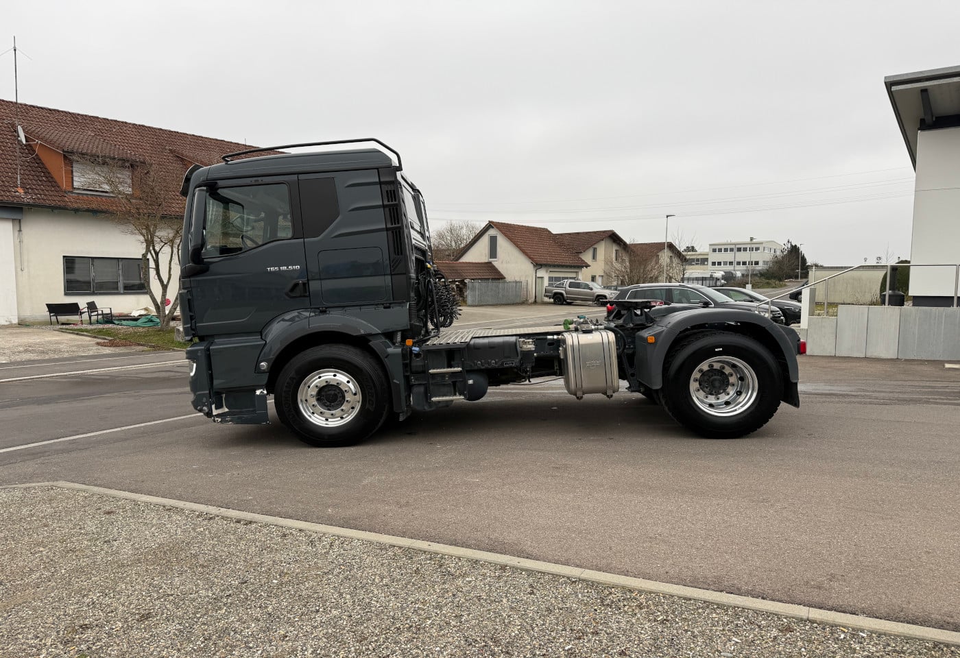 MOTO6625_2787700 vehicle image