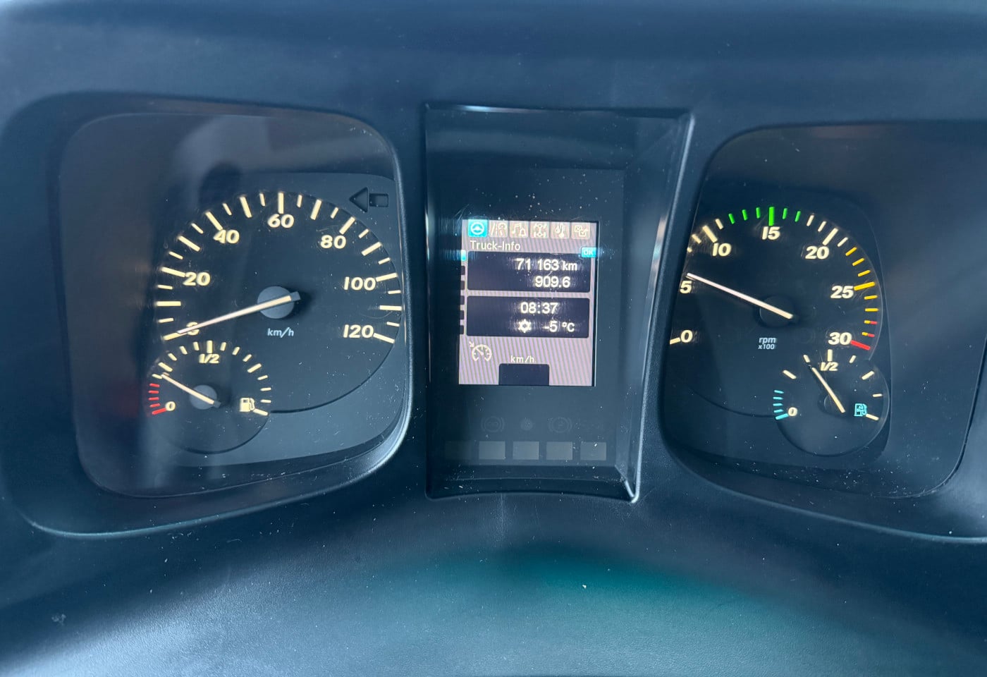 MOTO6625_2799386 vehicle image