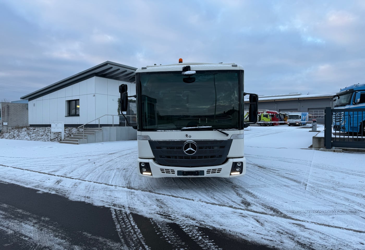 MOTO6625_2799386 vehicle image