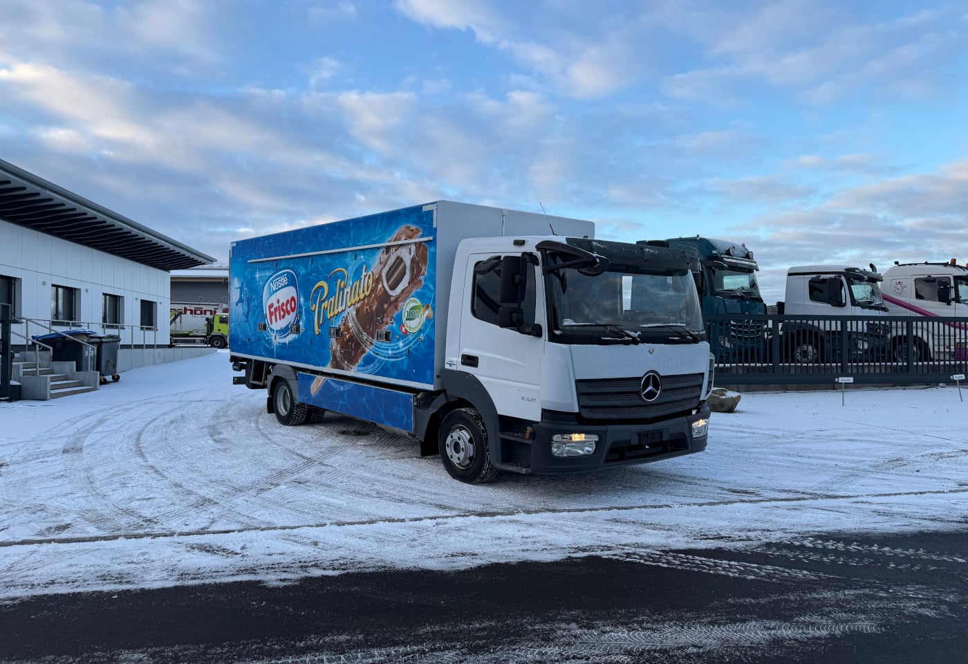 MOTO6625_2797357 vehicle image