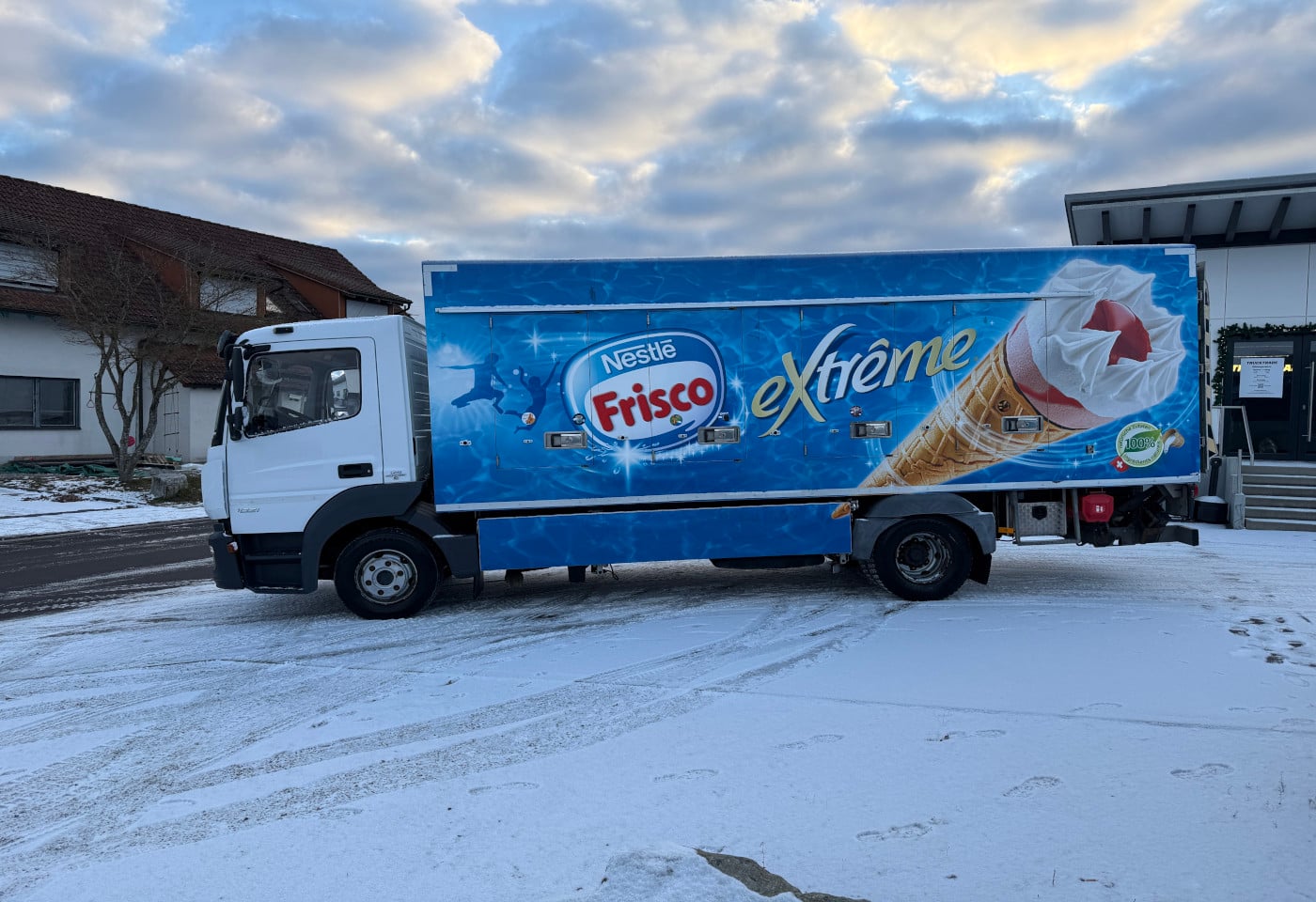 MOTO6625_2797357 vehicle image