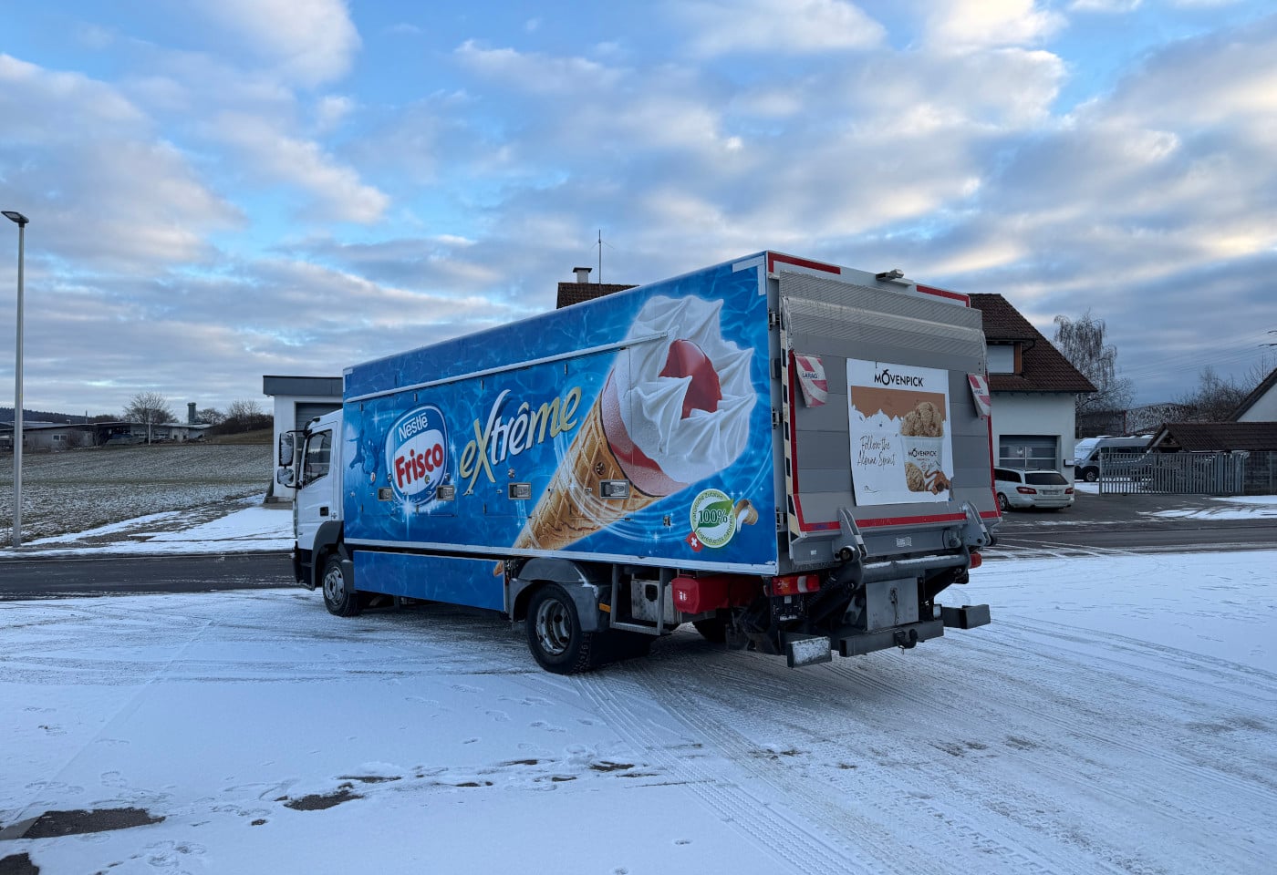 MOTO6625_2797357 vehicle image