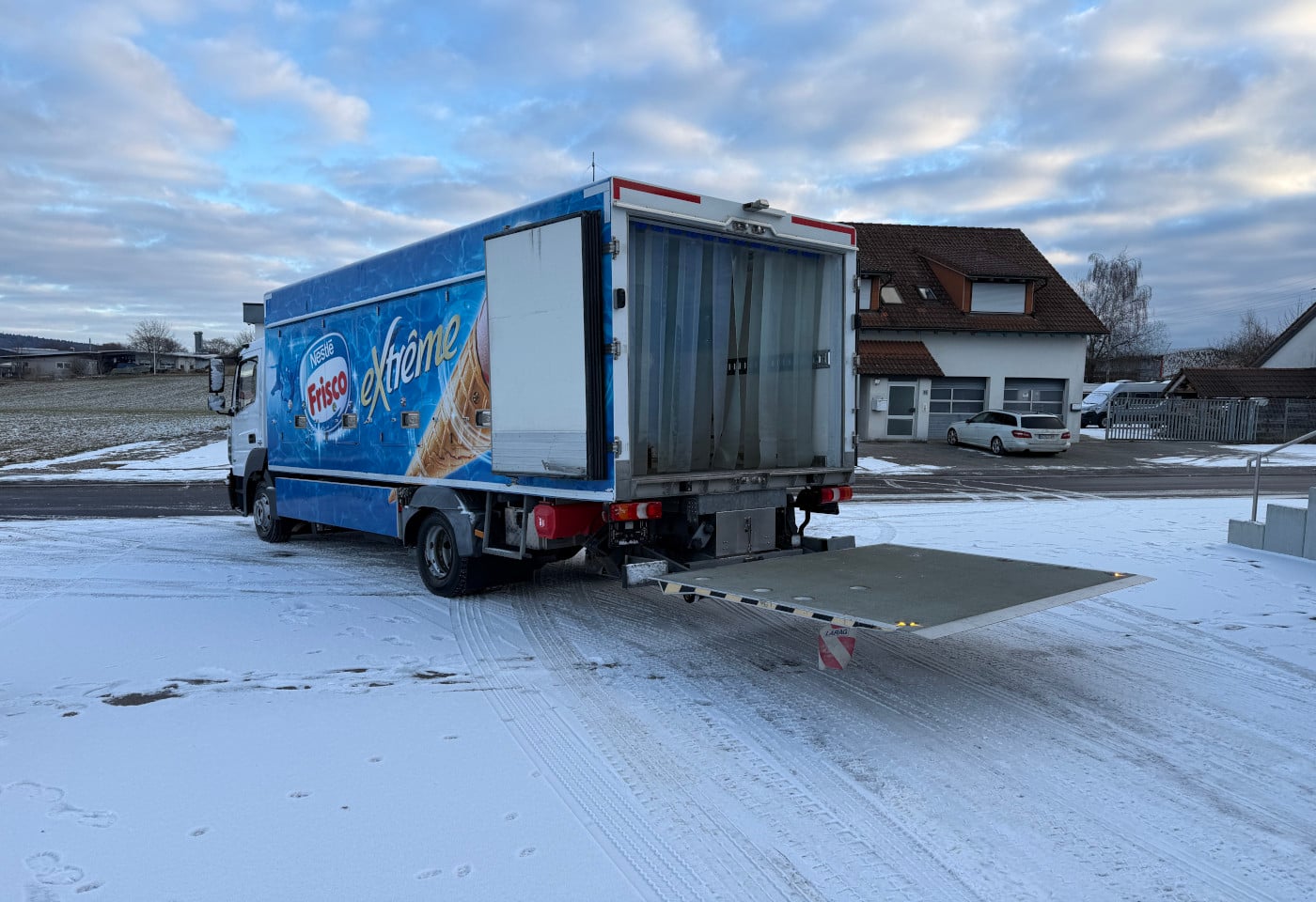 MOTO6625_2797357 vehicle image