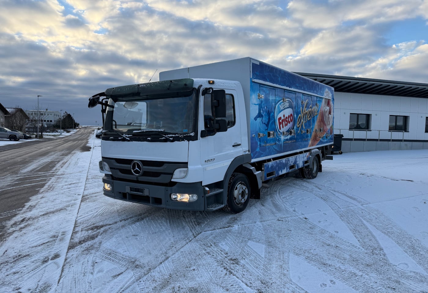 MOTO6625_2797358 vehicle image