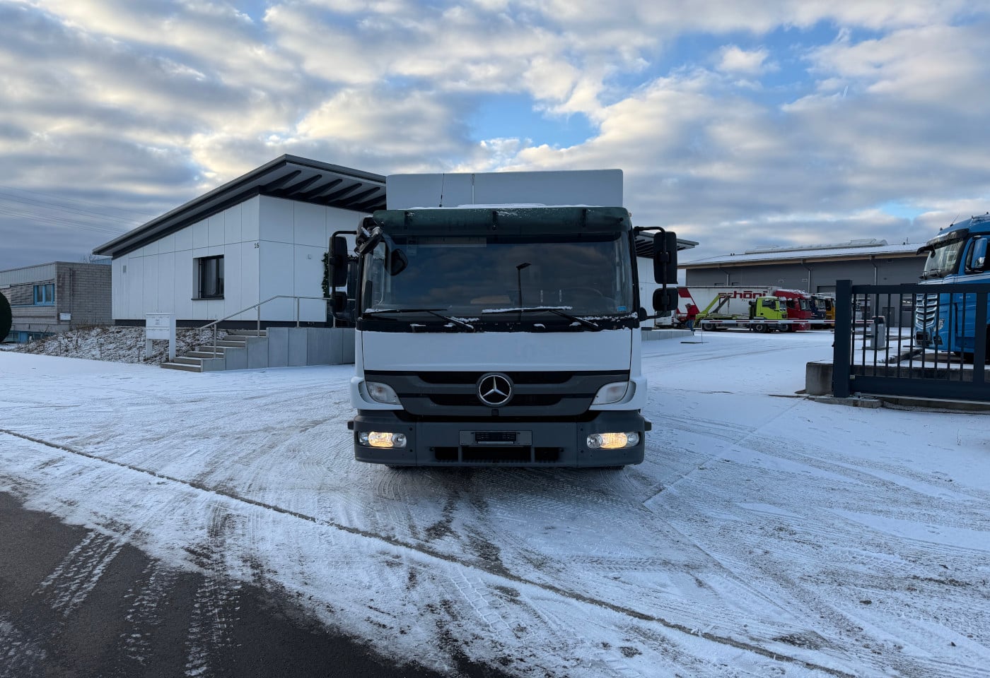 MOTO6625_2797358 vehicle image