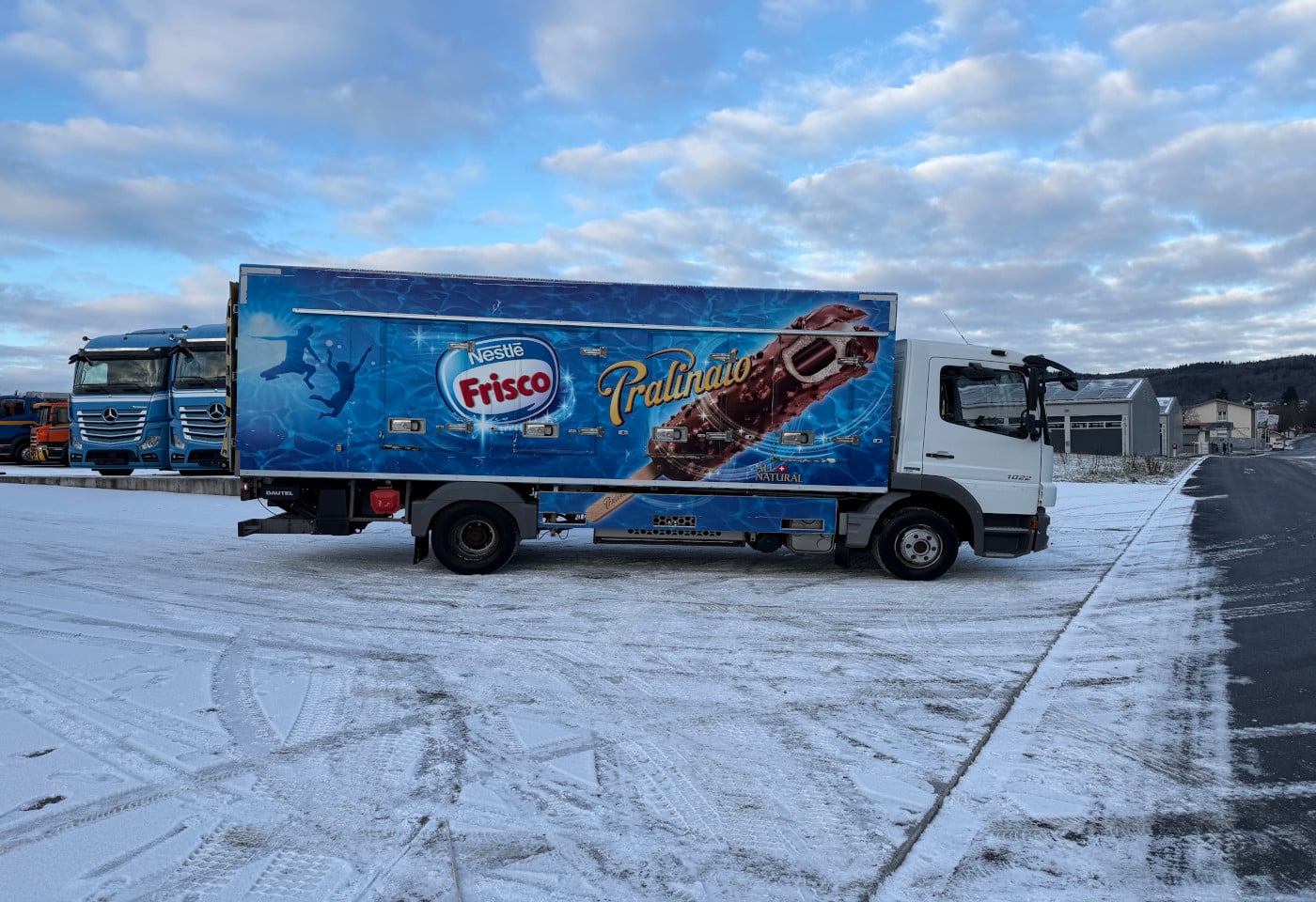 MOTO6625_2797358 vehicle image