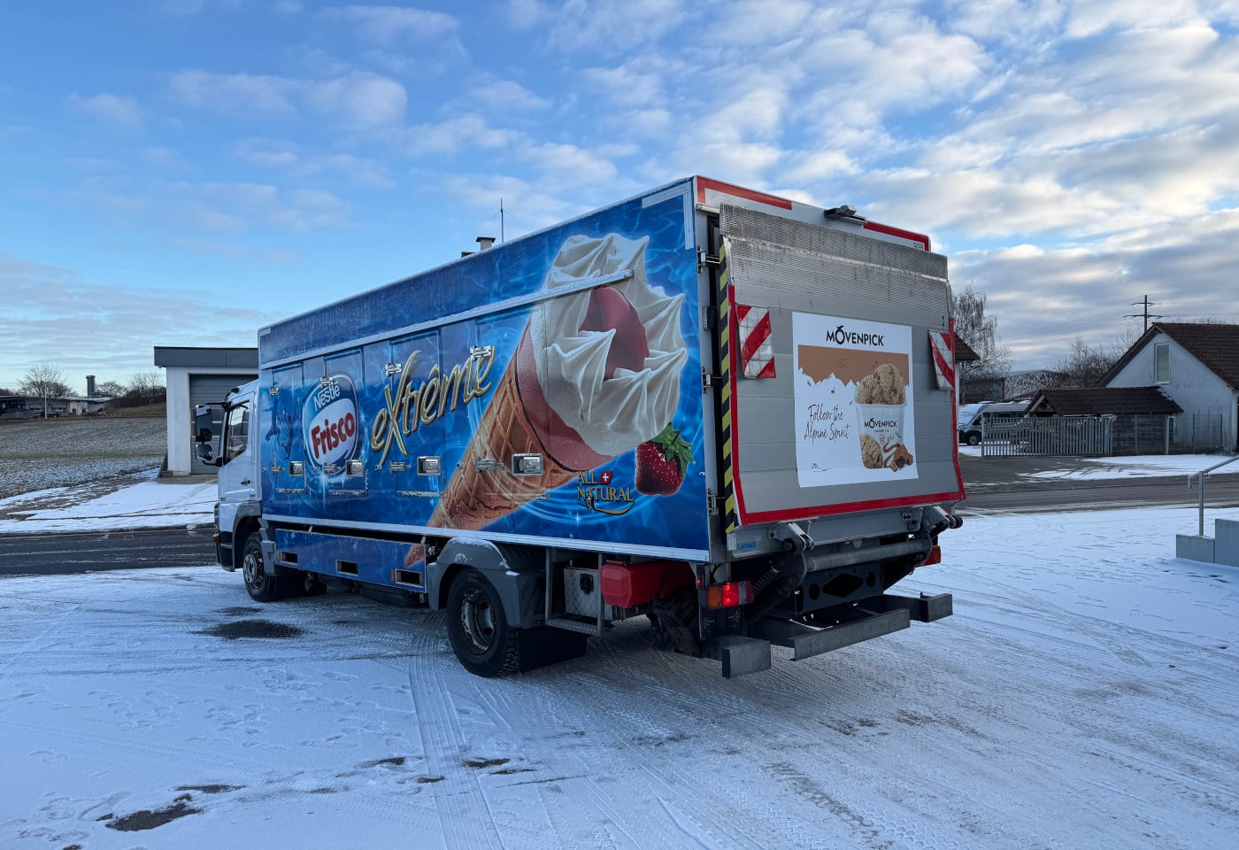 MOTO6625_2797360 vehicle image