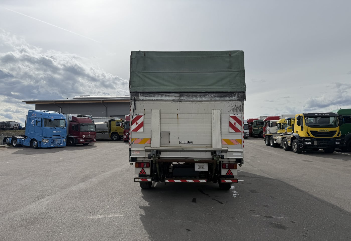 MOTO6625_2846700 vehicle image