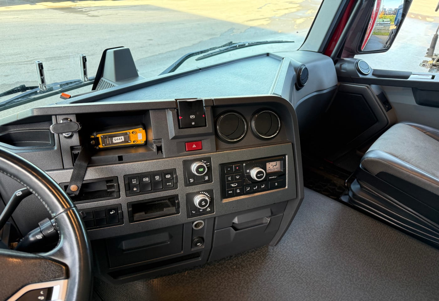 MOTO6625_2810464 vehicle image