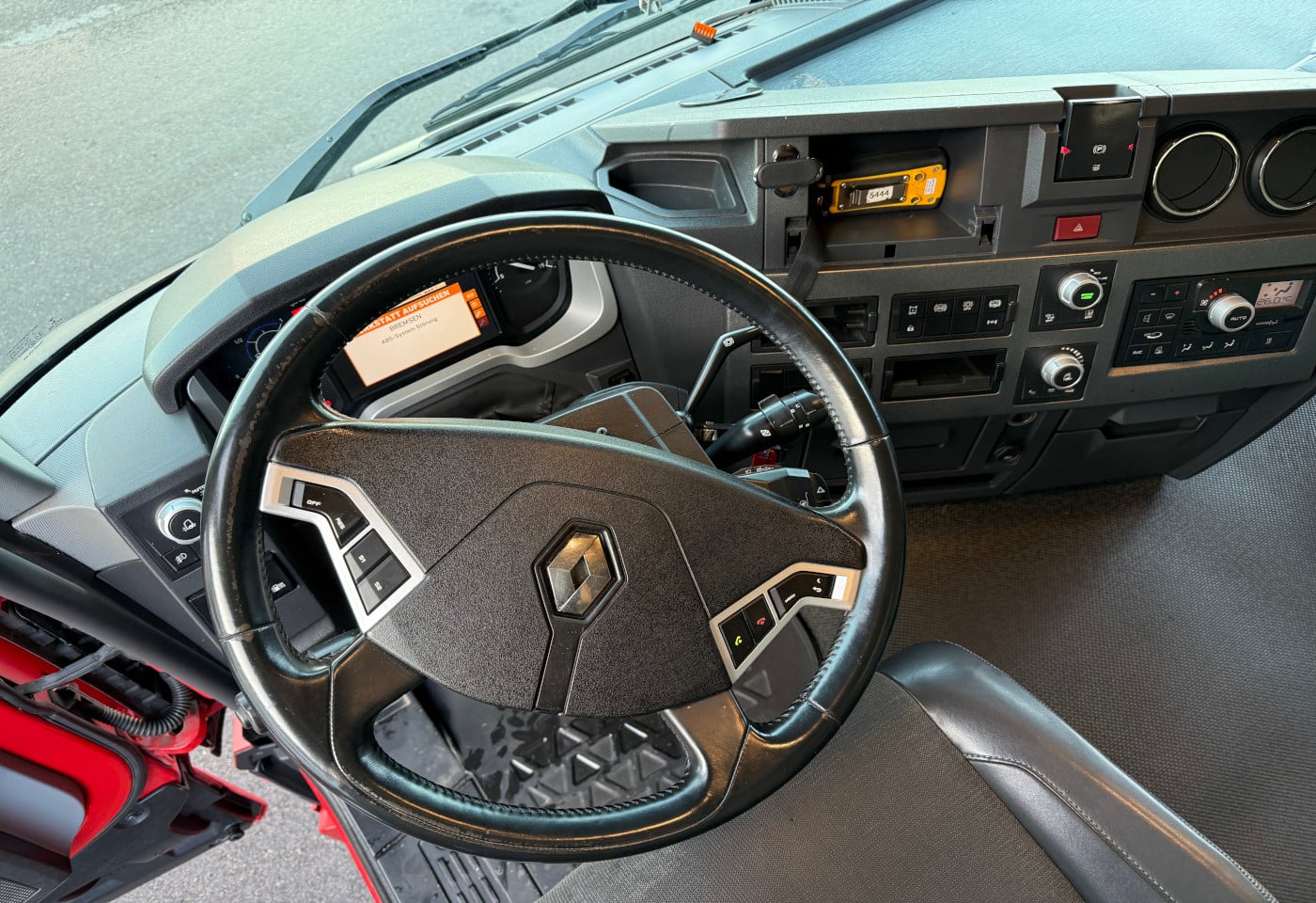 MOTO6625_2810464 vehicle image