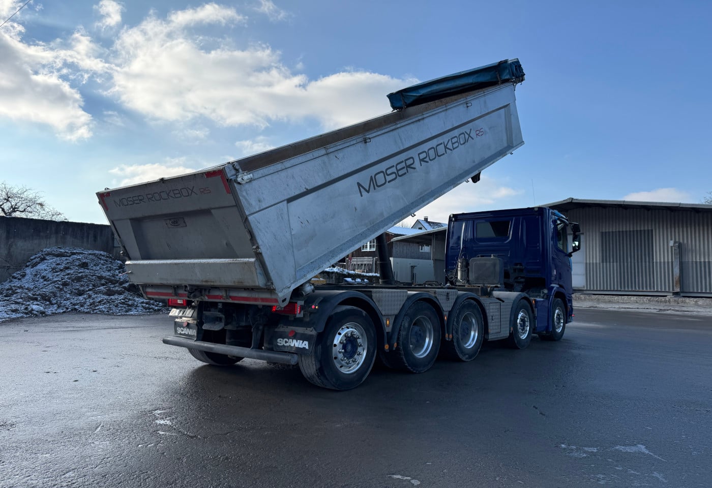 MOTO6625_2801716 vehicle image