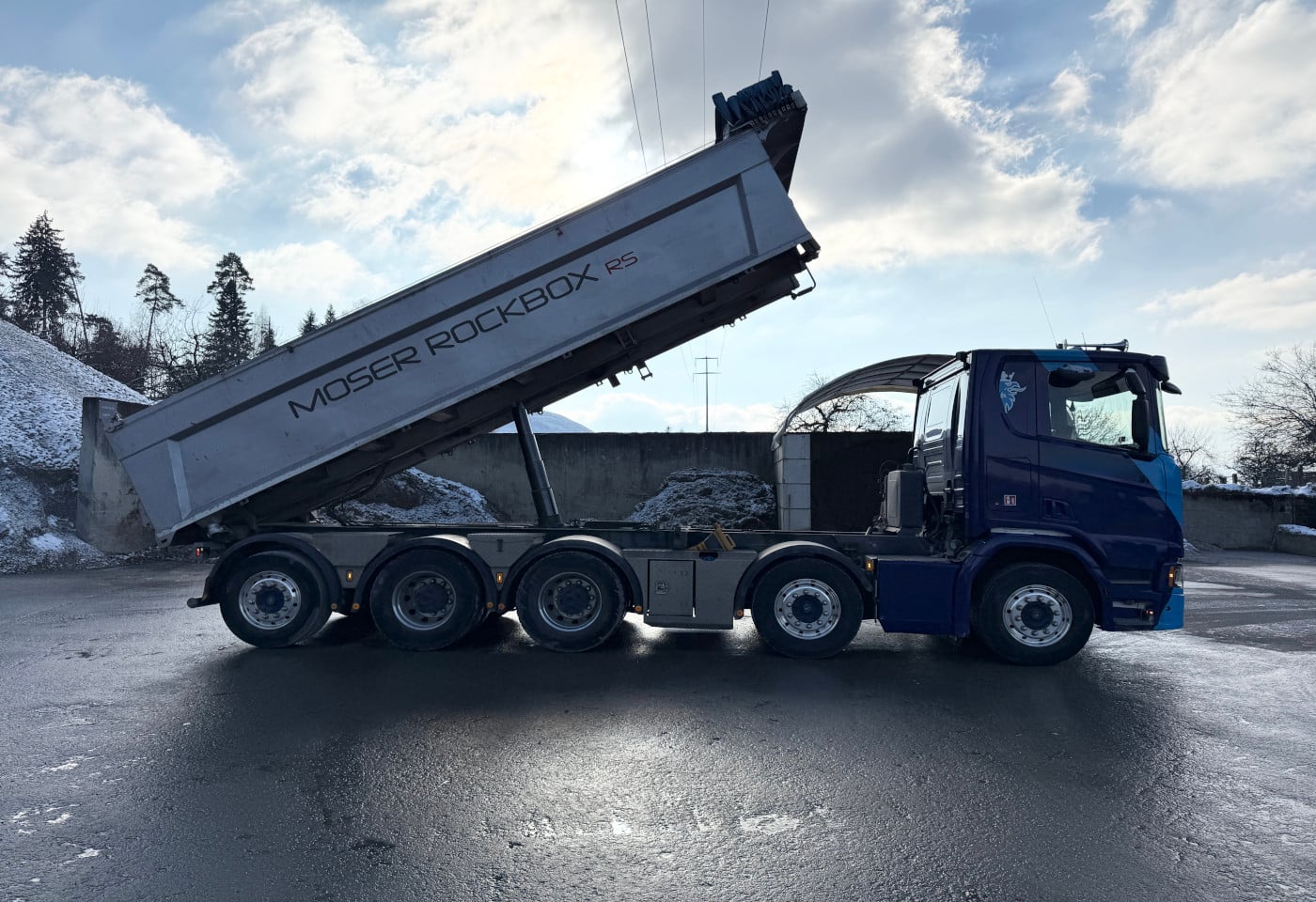 MOTO6625_2801716 vehicle image