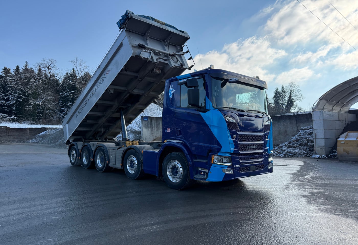 MOTO6625_2801716 vehicle image