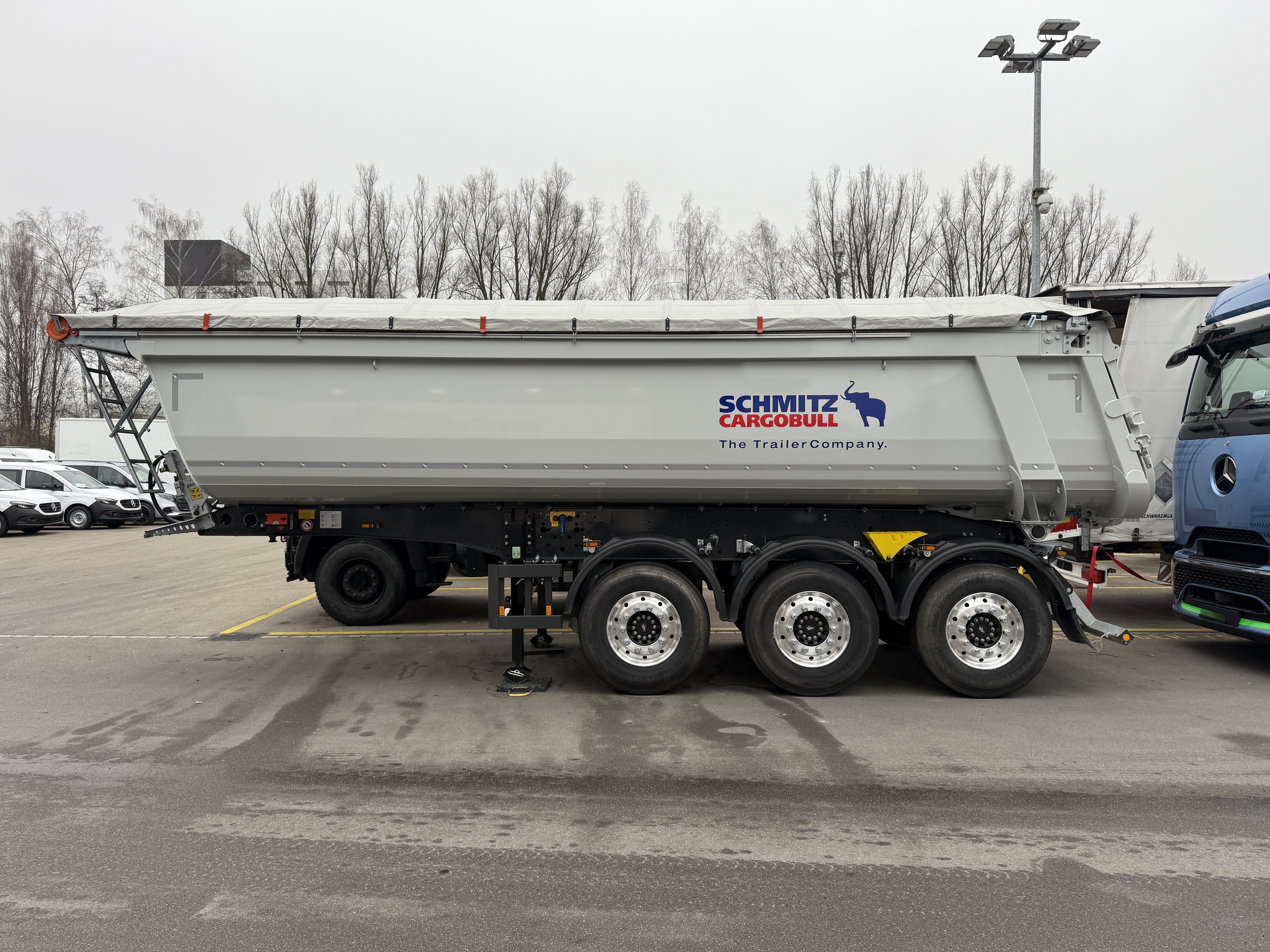 MOTO6625_2809811 vehicle image