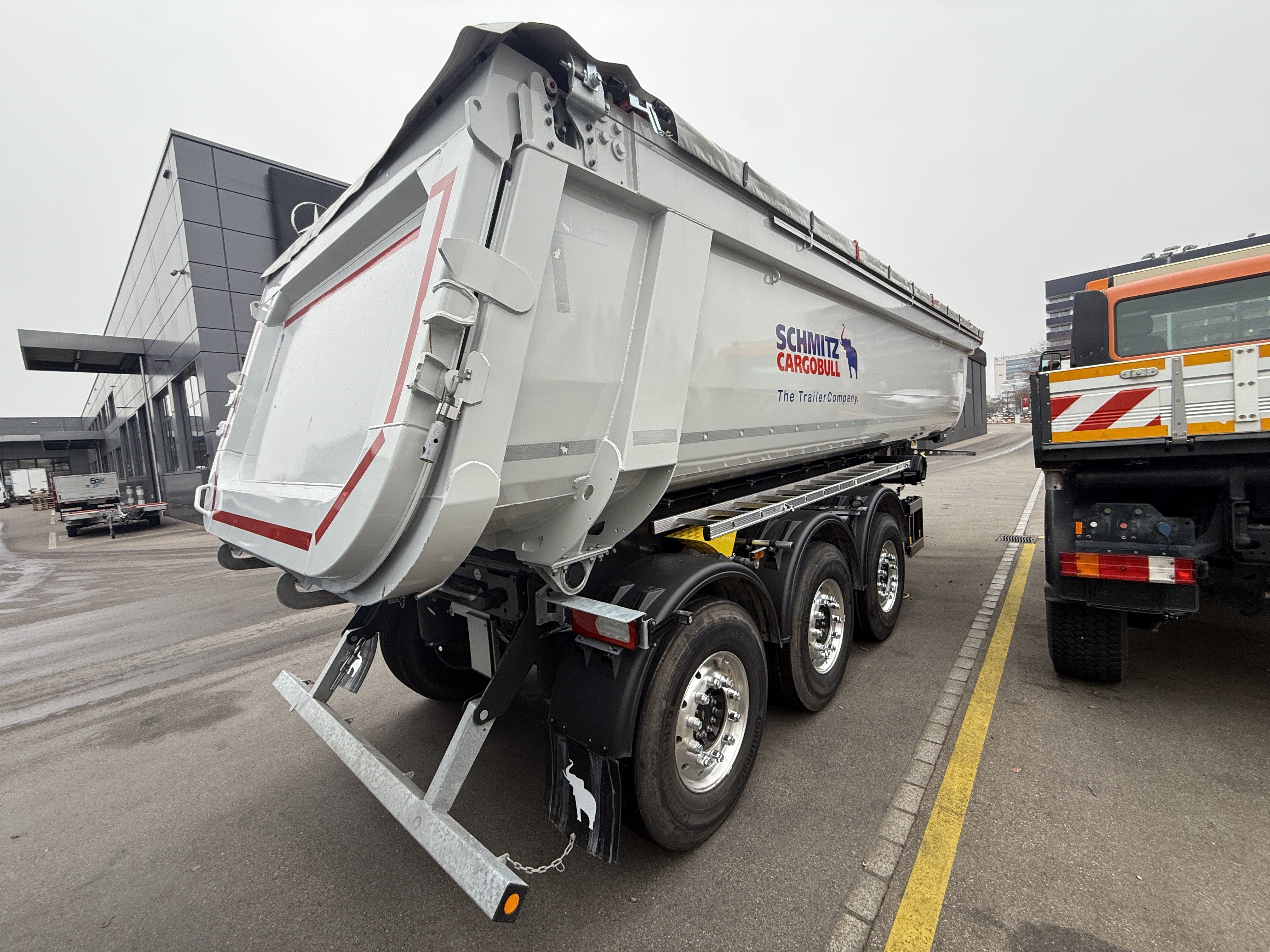 MOTO6625_2809811 vehicle image